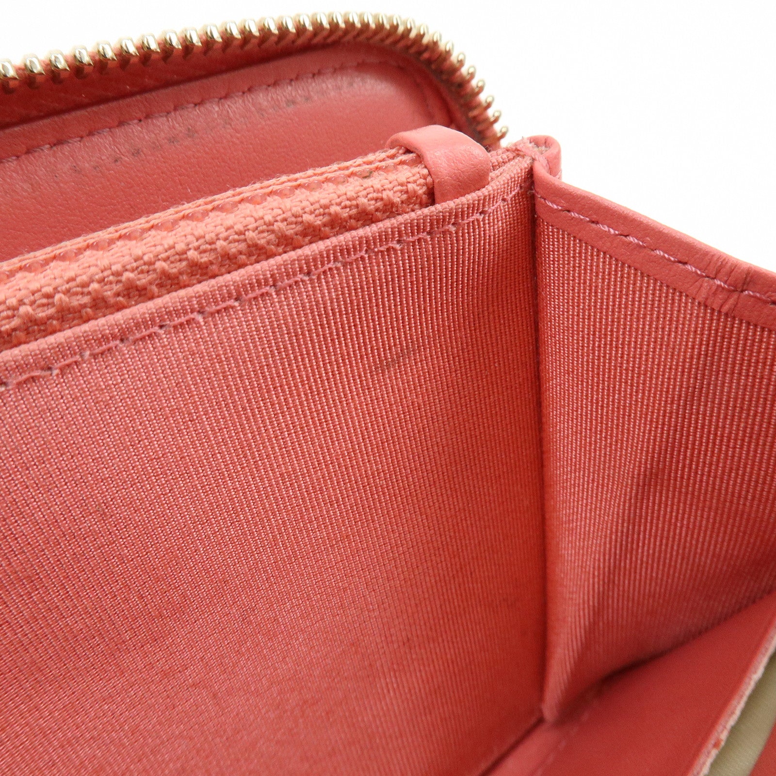 CHANEL Matelasse Caviarskin Round Zippy Long Wallet Pink A82281