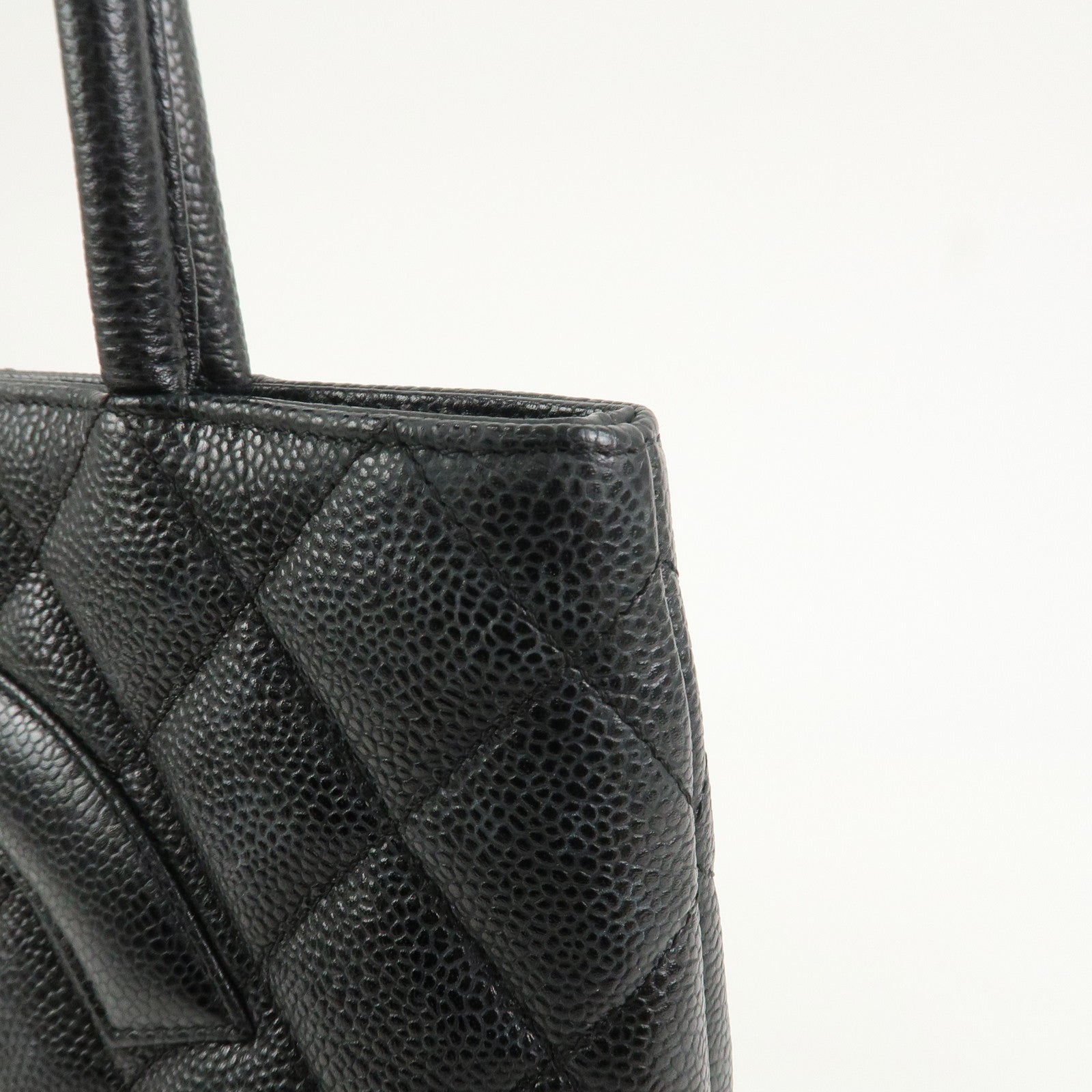 CHANEL Matelasse Caviarskin Medallion Tote Bag Hand Bag A01804