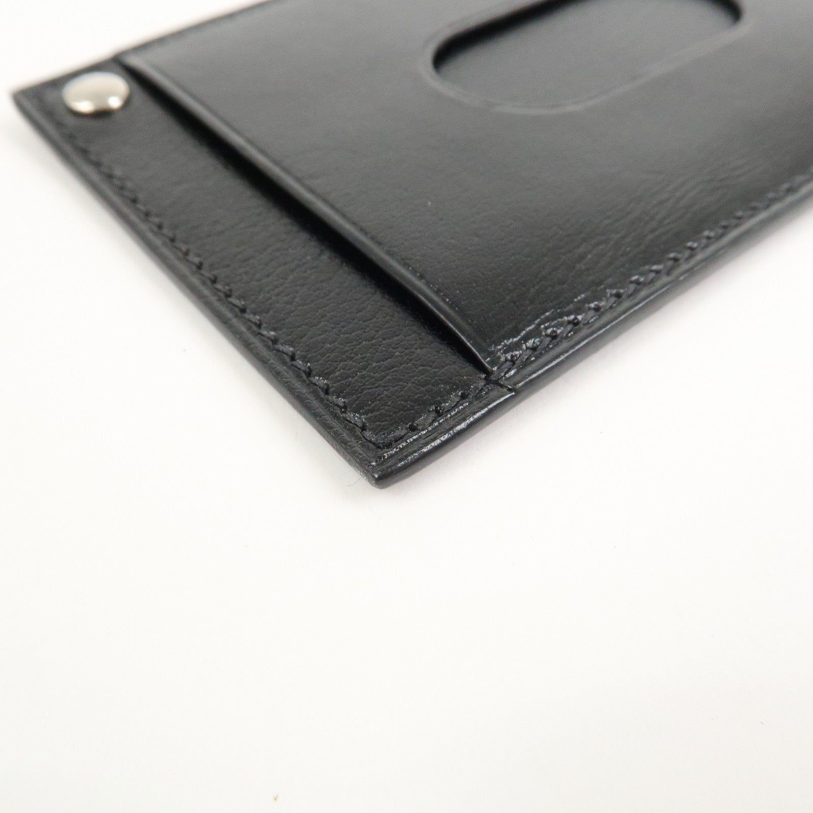 HERMES Evercalf Leather Chouchou Serie Button 笆。I Stamped Pass Case