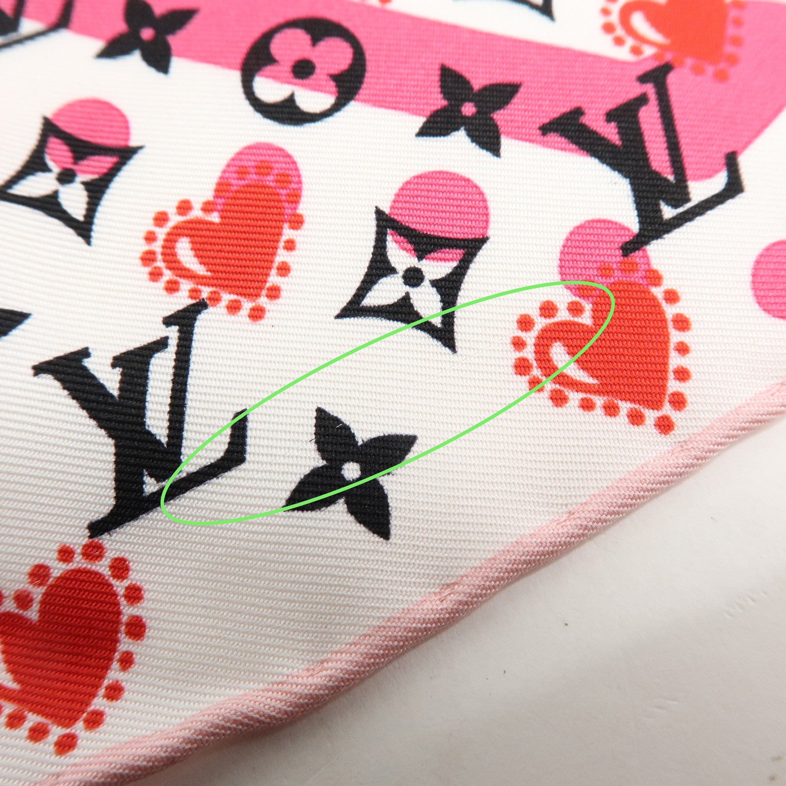 Louis Vuitton Monogram Carre Silk 100% Scarf White Pink M77354