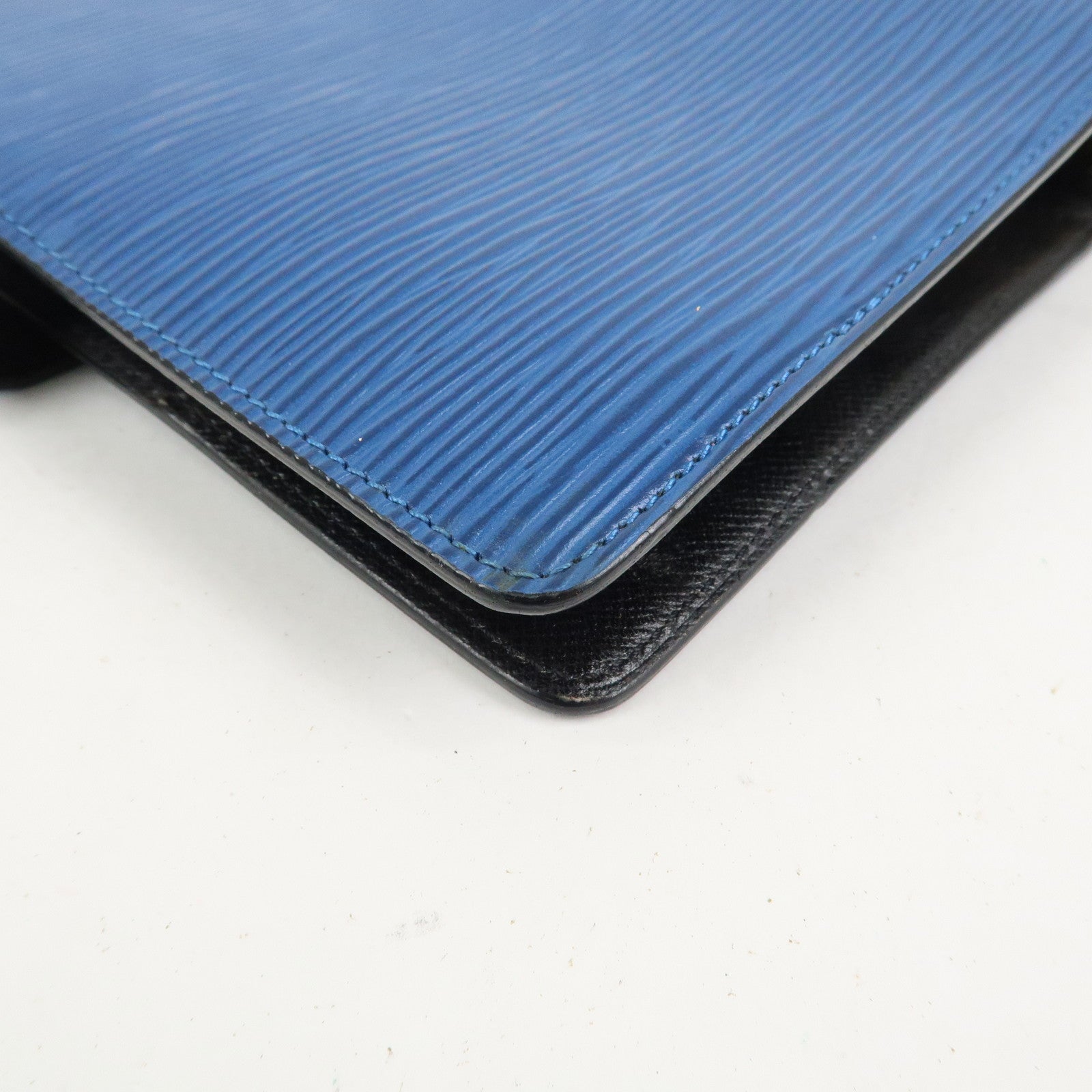 Louis Vuitton Epi Agenda MM Planner Cover Toledo Blue R20045