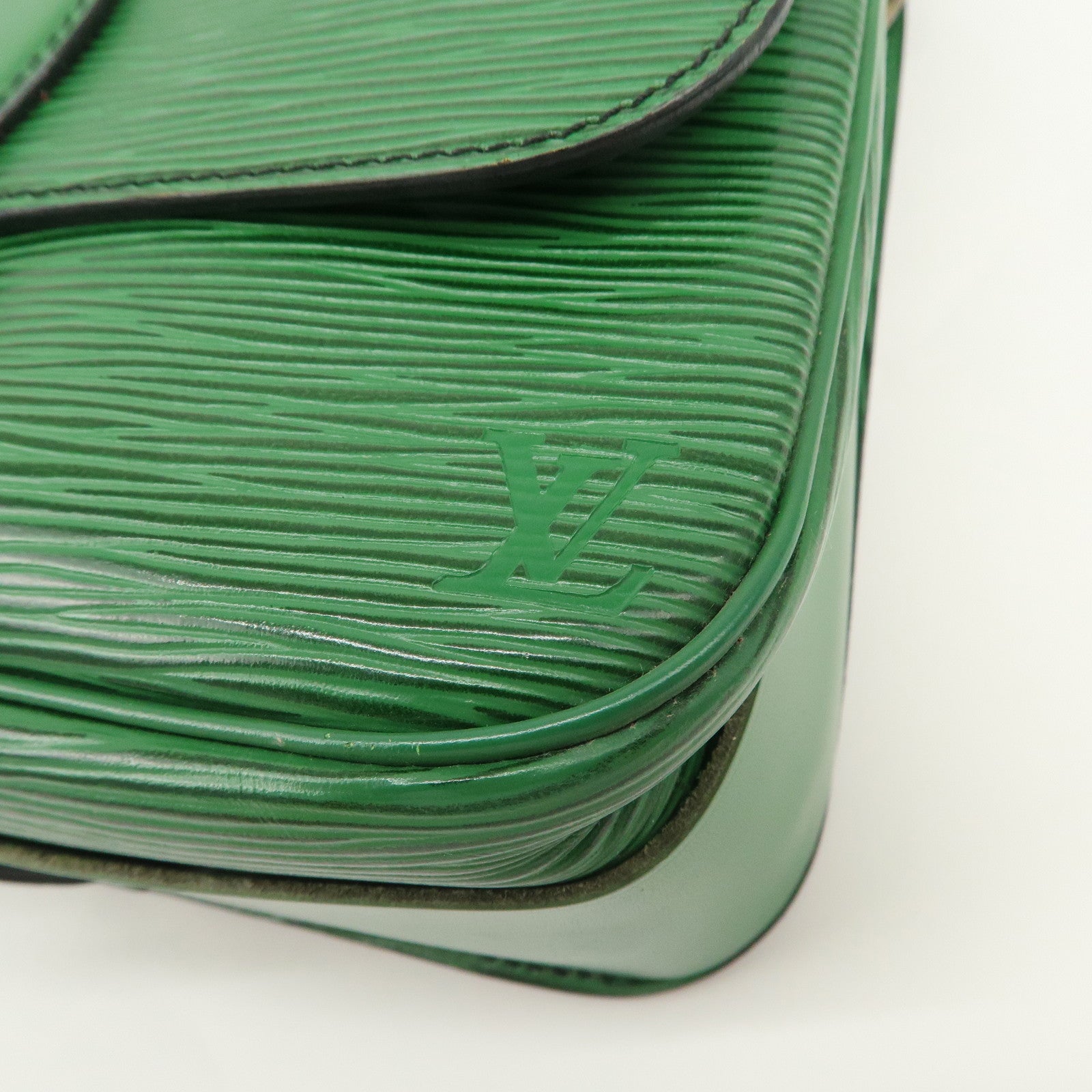 Louis Vuitton Epi Cartouchiere MM Shoulder Bag Borneo Green M52244