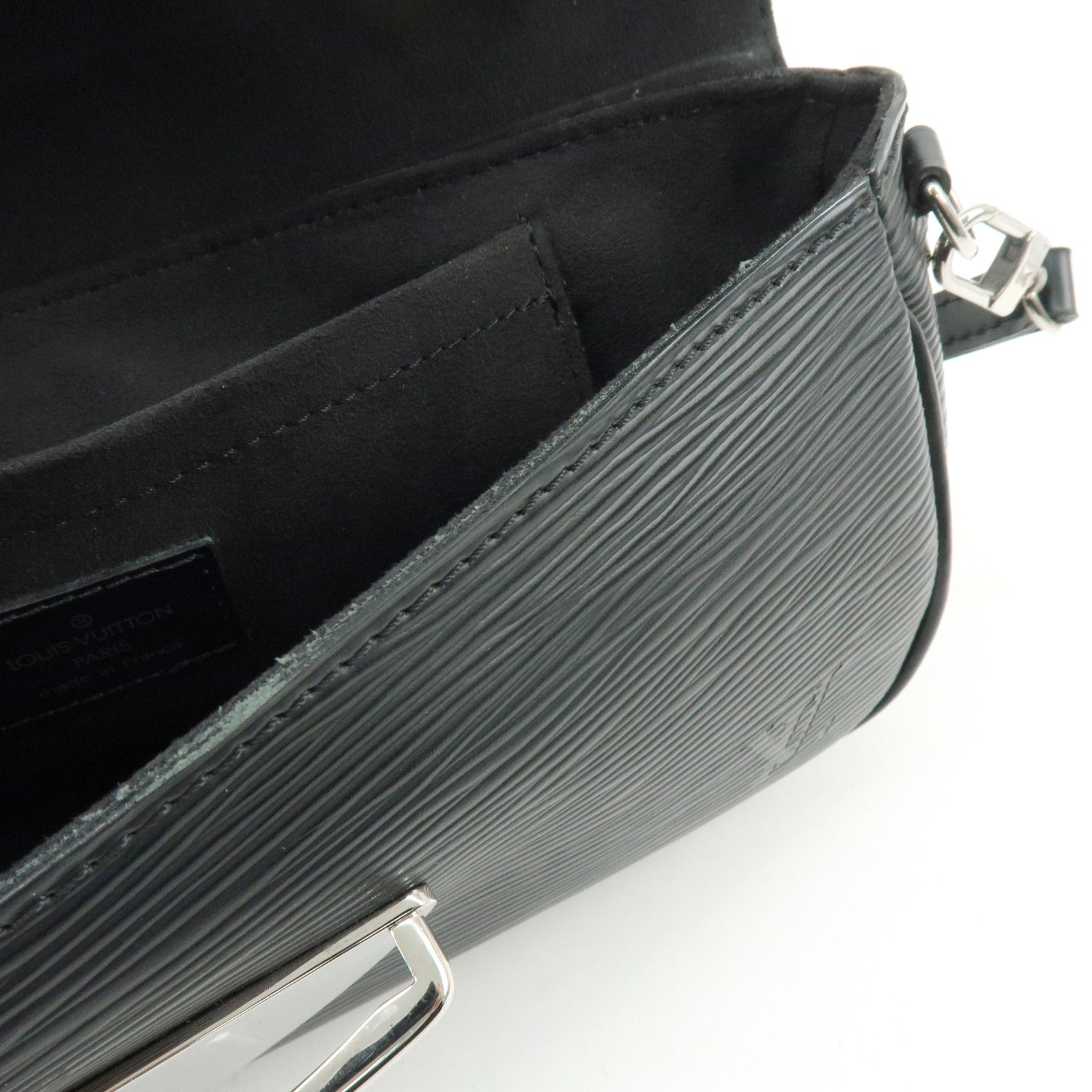 Louis Vuitton Epi Pochette Montaigne Shoulder Bag Noir M59292