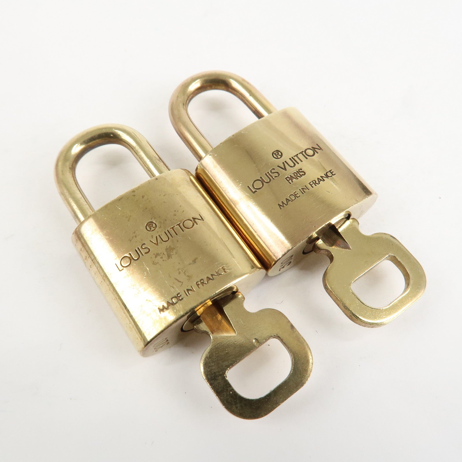 Louis Vuitton Set of 10 Lock & Key Cadena Key Lock Metal Gold