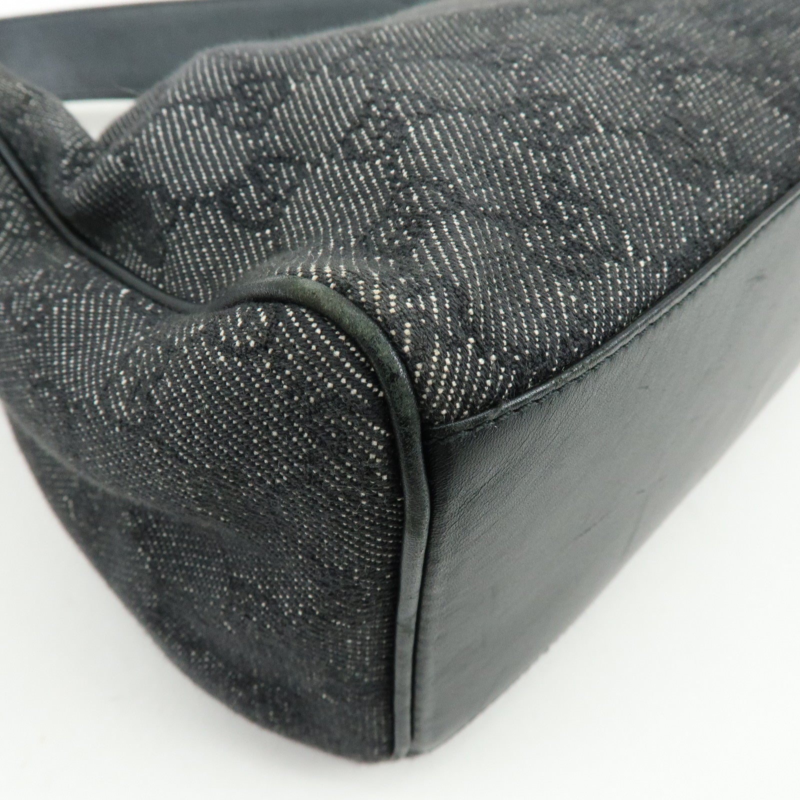 GUCCI GG Canvas Leather Shoulder Bag Black