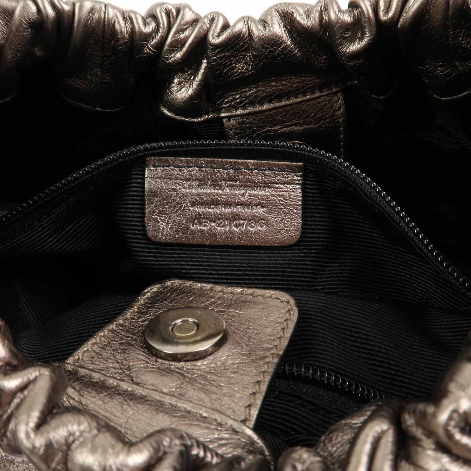 Ferragamo Vara Ribbon Logo Leather Shoulder Bag Hand Bag Silver