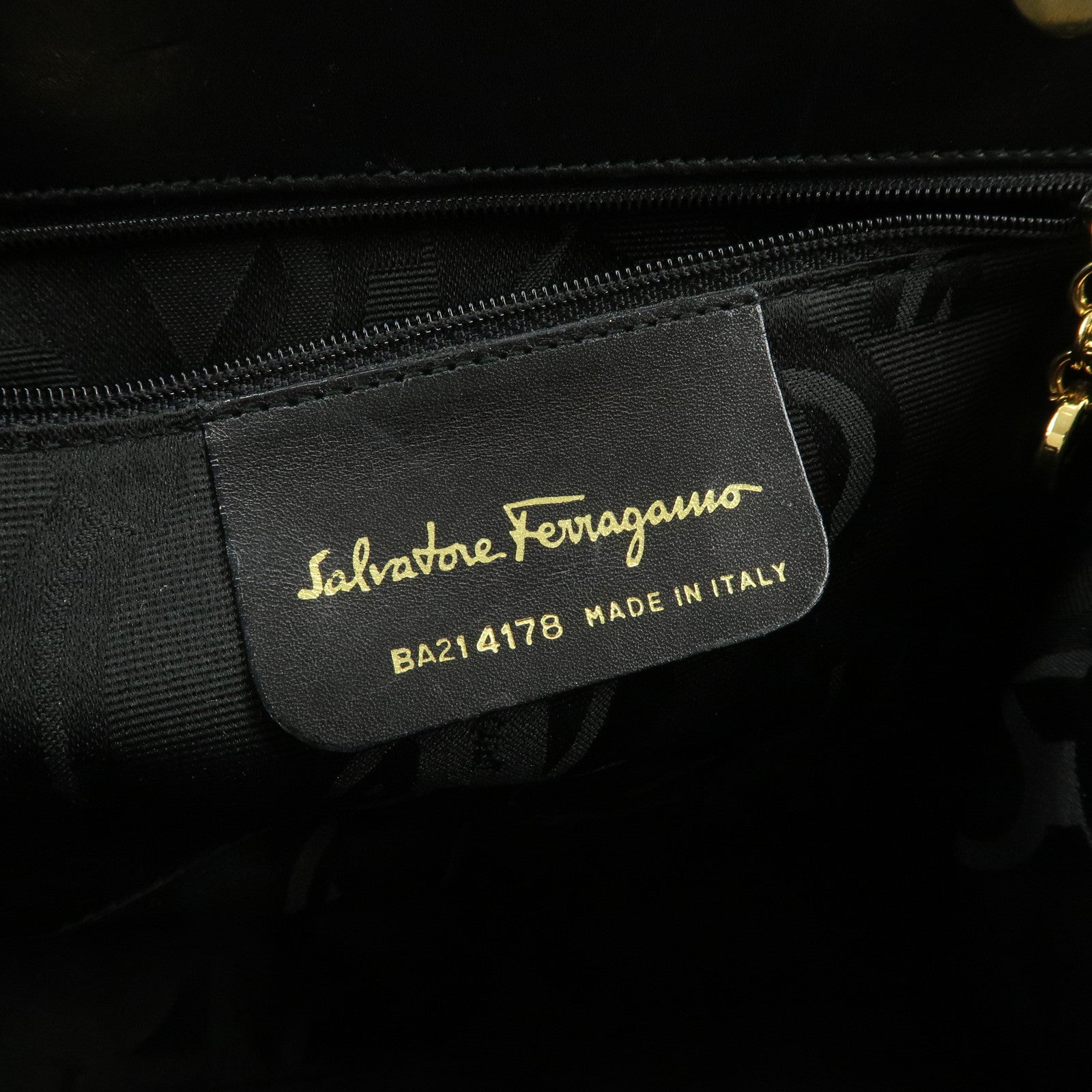 Ferragamo Vara Ribbon Leather Hand Bag Black Gold HDW
