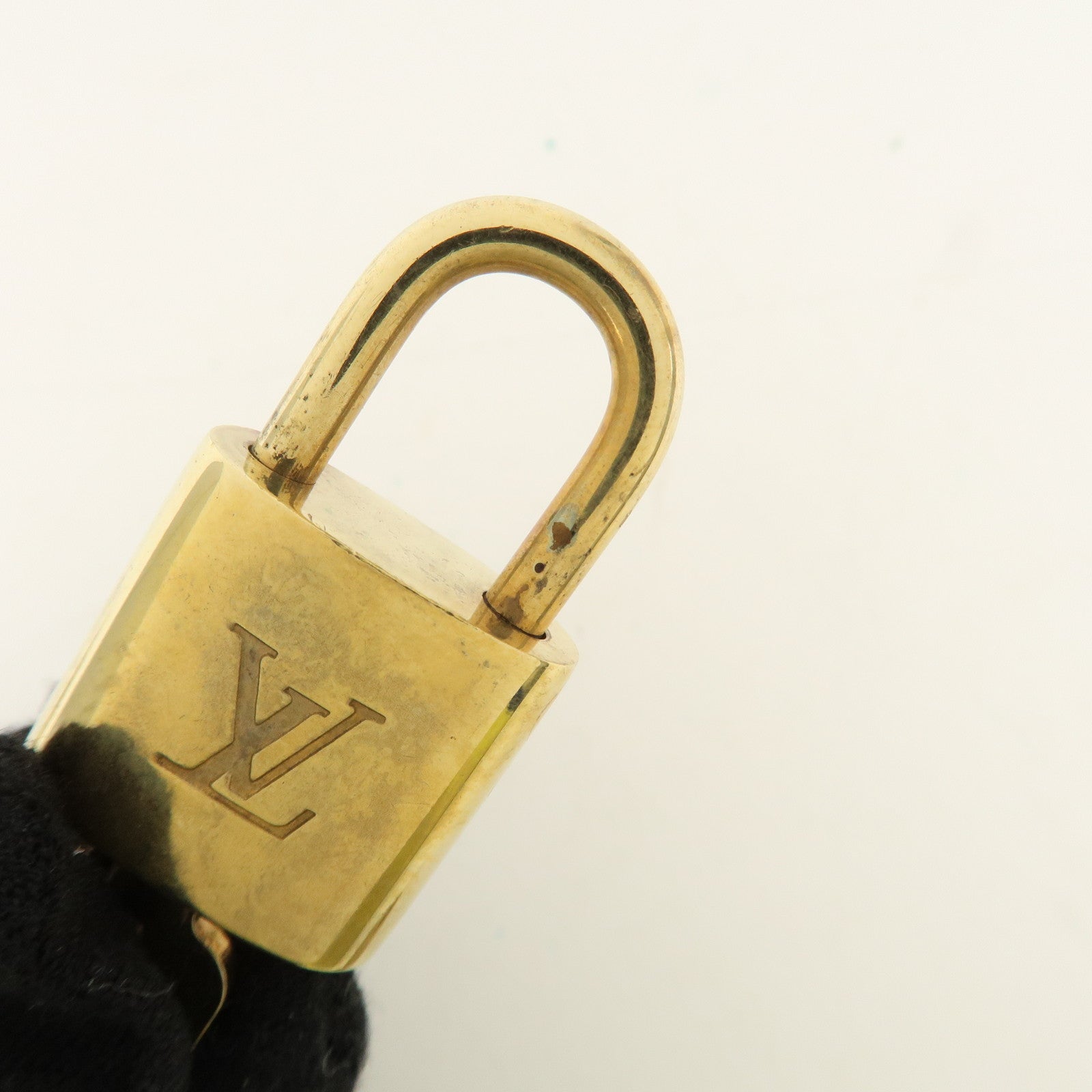 Louis Vuitton Set of 10 Lock & Key Cadena Key Lock Metal Gold Used