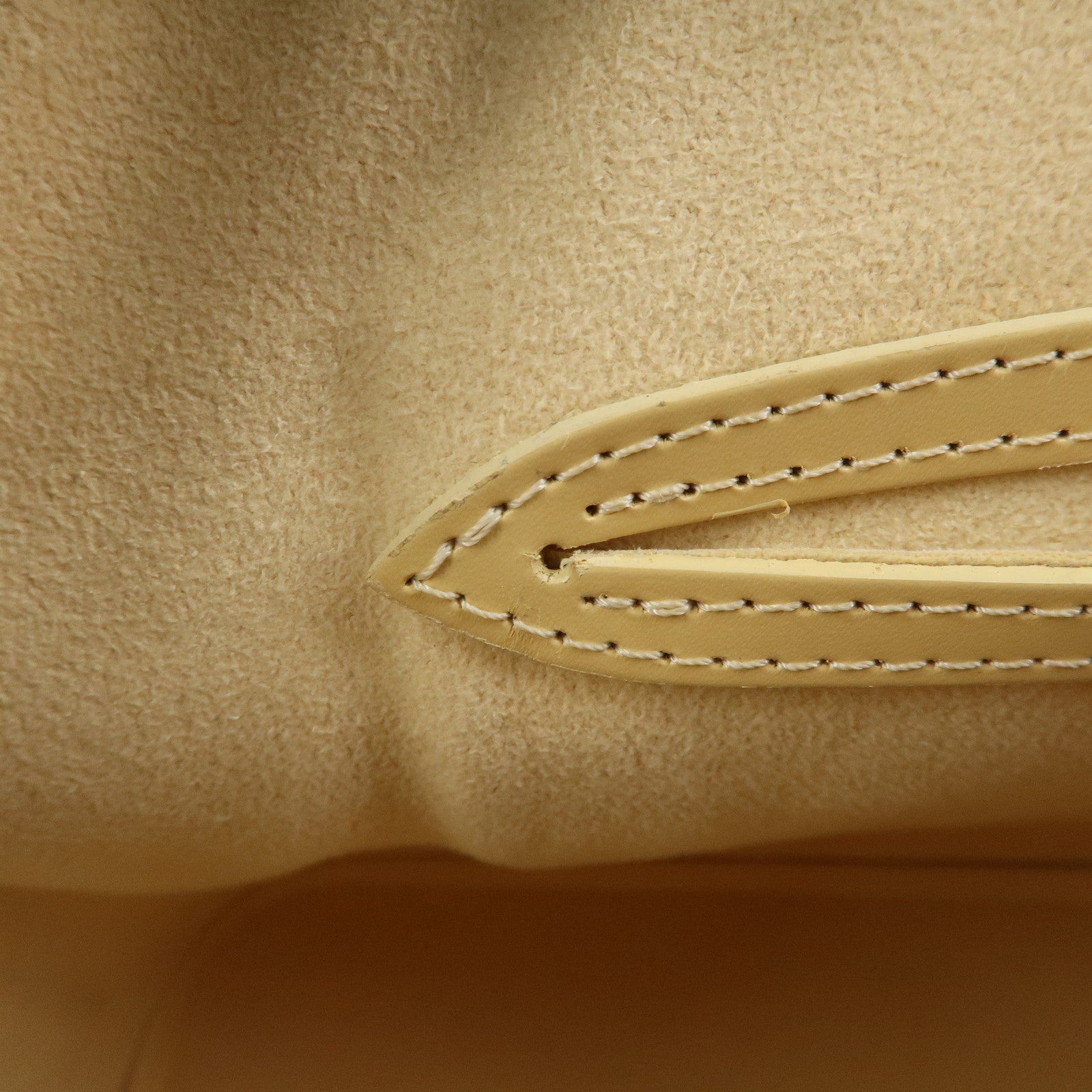 Louis Vuitton Alma Epi Leather Hand Bag Vanilla M5214A