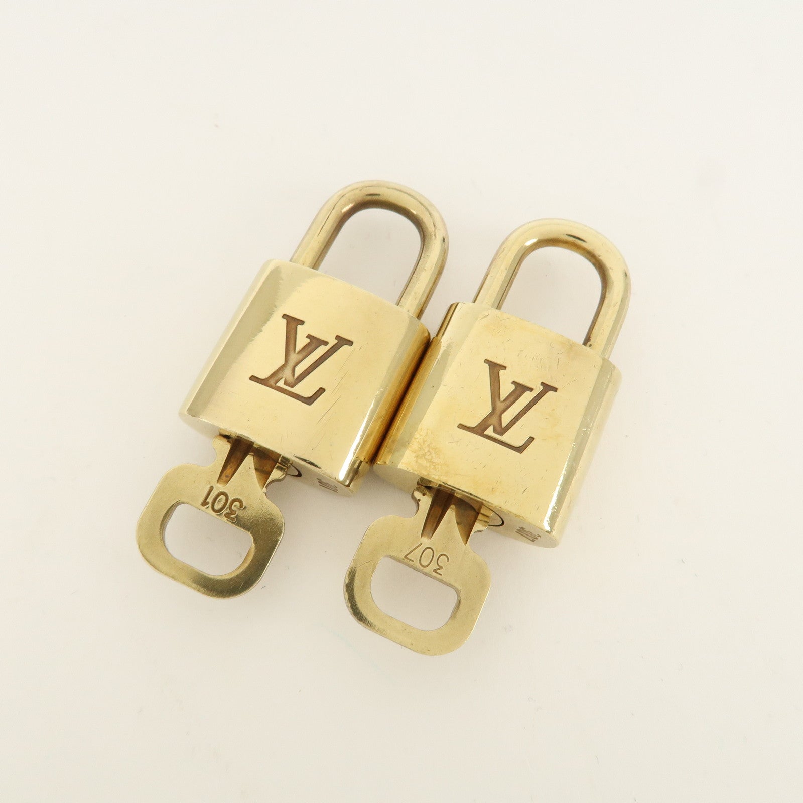Louis Vuitton Set of 10 Lock & Key Cadena Key Lock Metal Gold Used