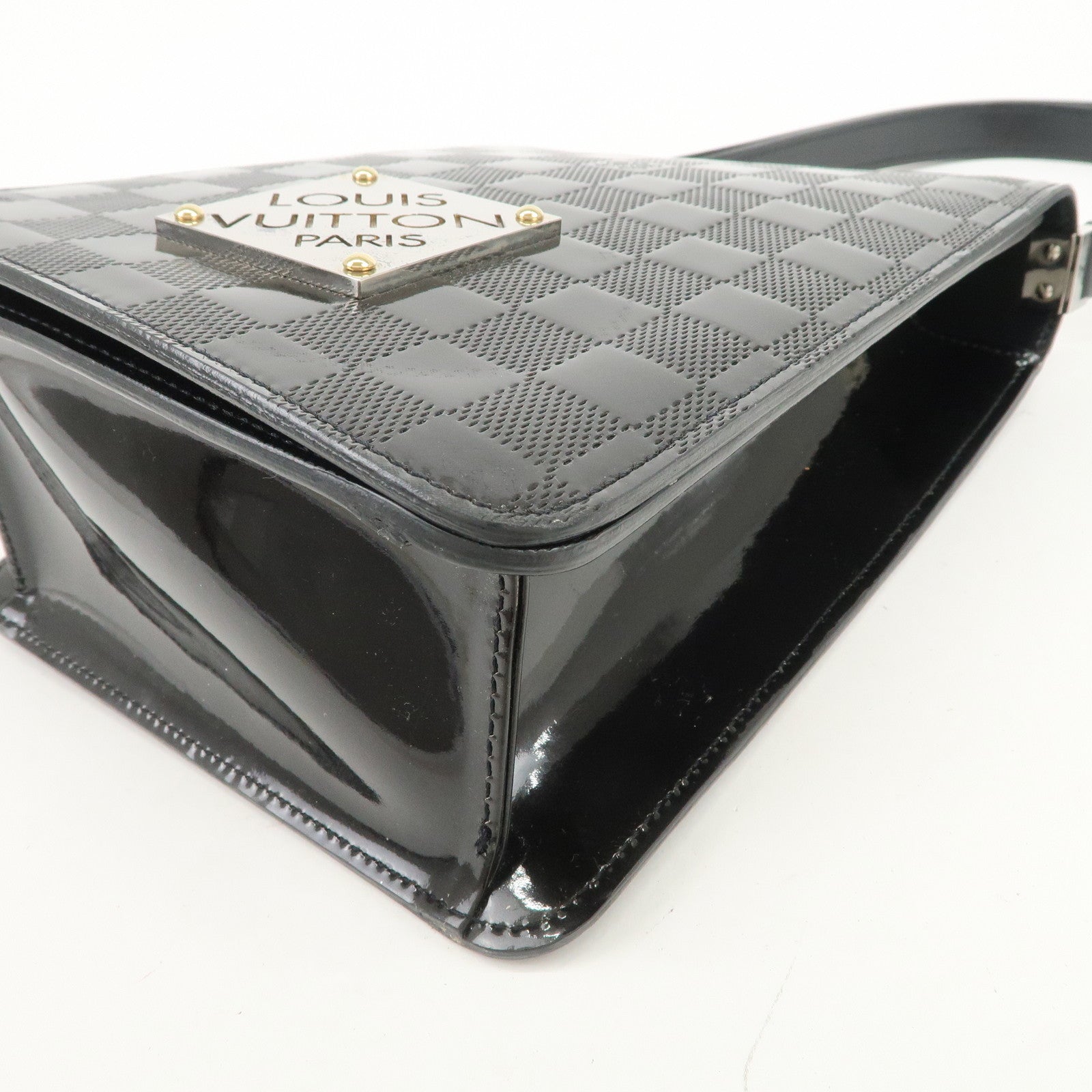 Louis Vuitton Damier Vernis Club Shoulder Bag Noir M92127