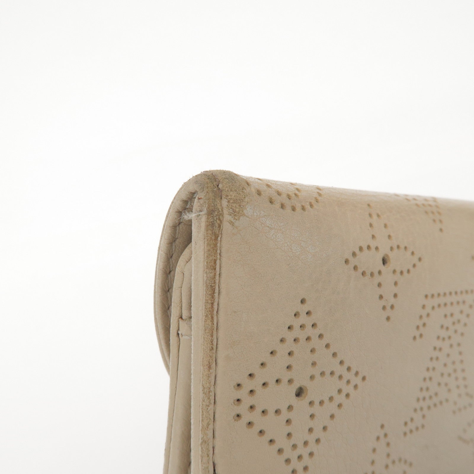 Louis Vuitton Monogram Mahina Portefeuille Amelia Wallet M58132