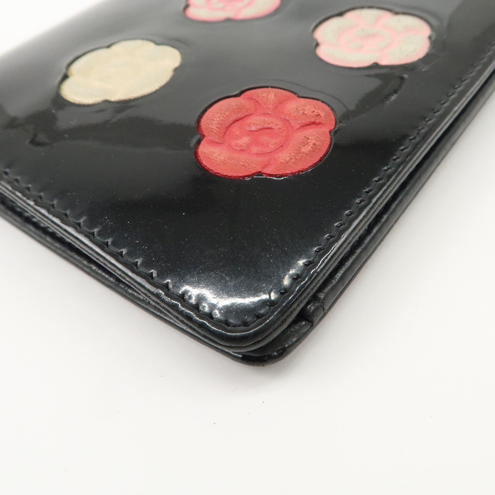 CHANEL Camelia Make Up Palette Patent Leather Long Wallet A46074 Used