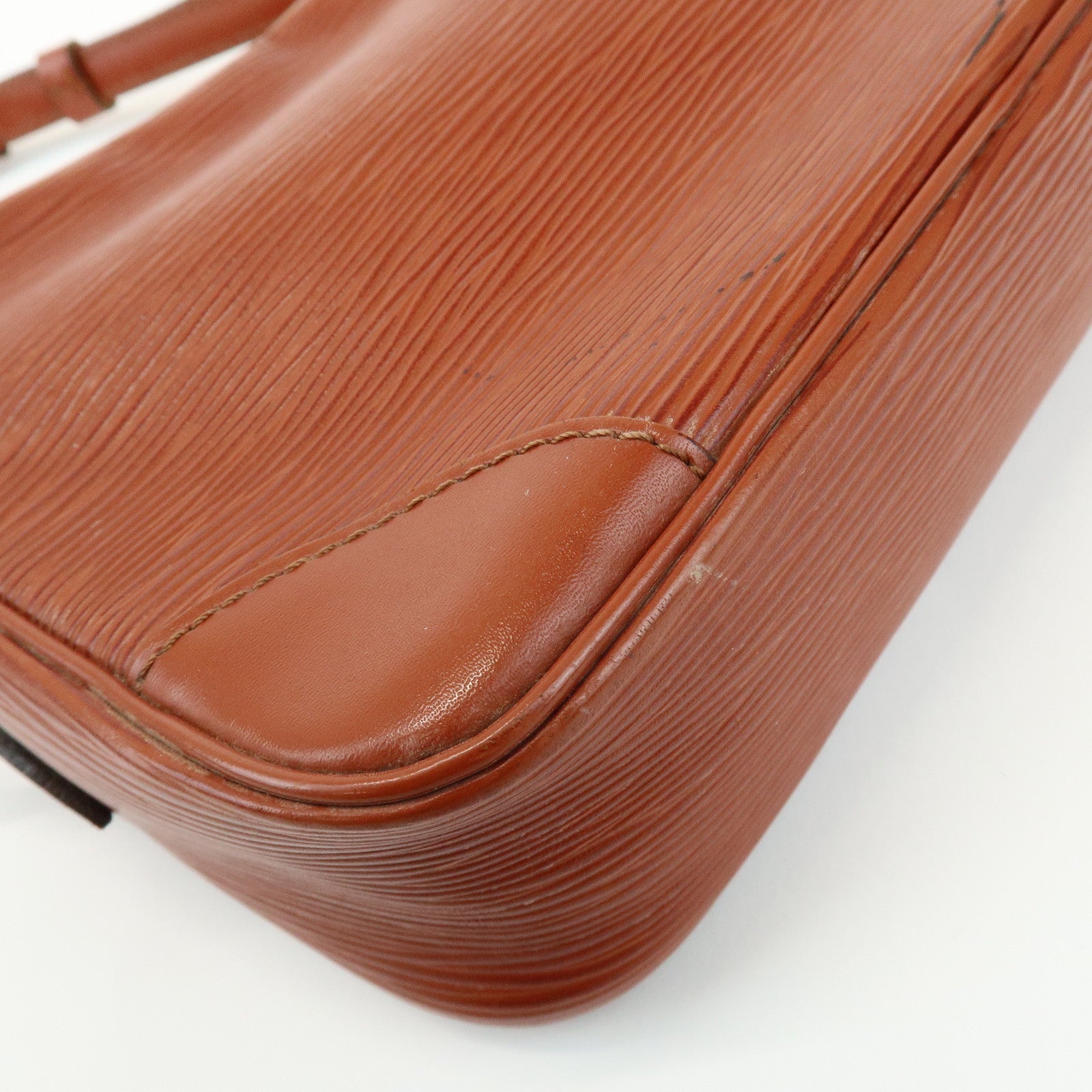 Louis Vuitton Epi Trocadero 24 Shoulder Bag Brown M52313