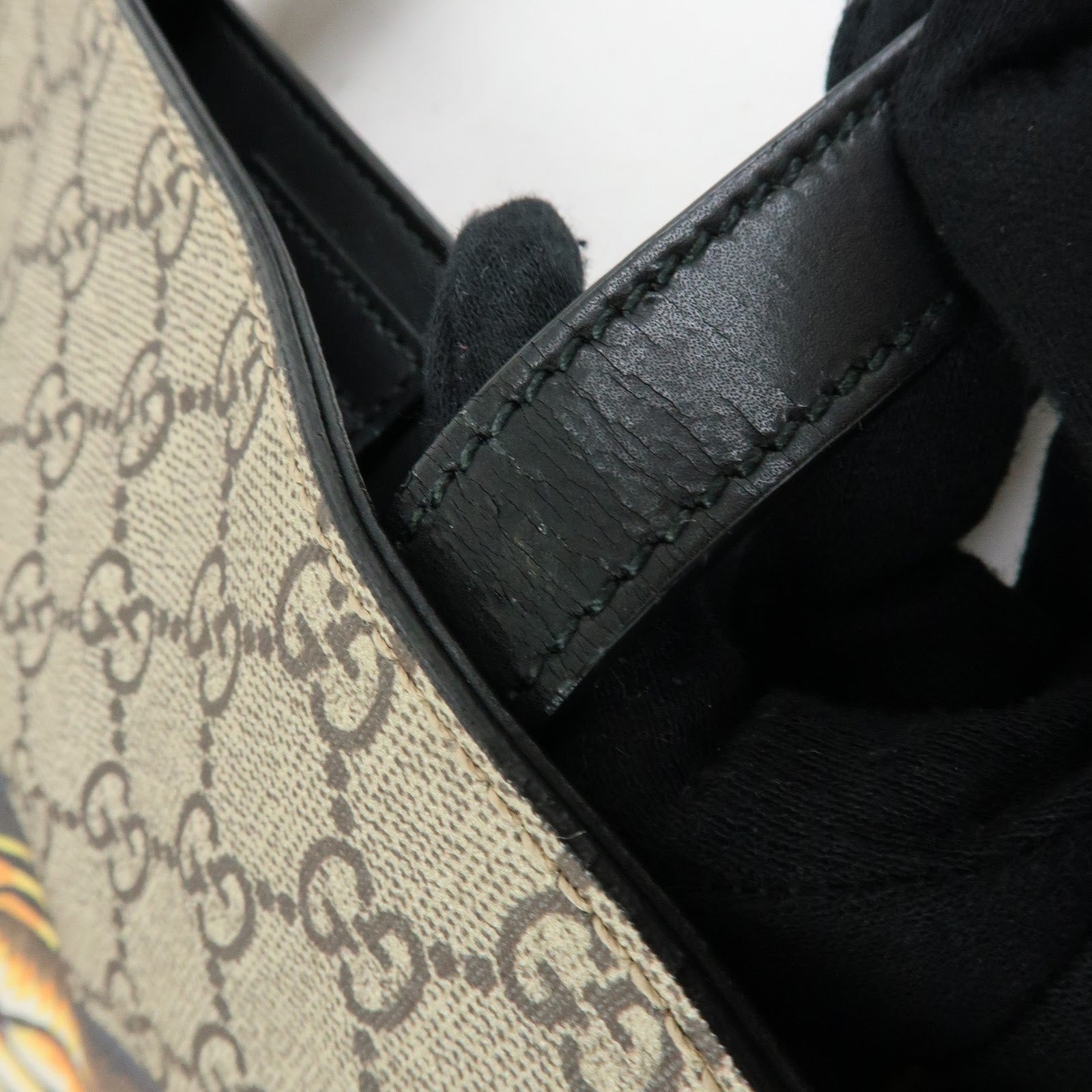 GUCCI GG Supreme Leather Tigar Tote Bag Beige Black 450950