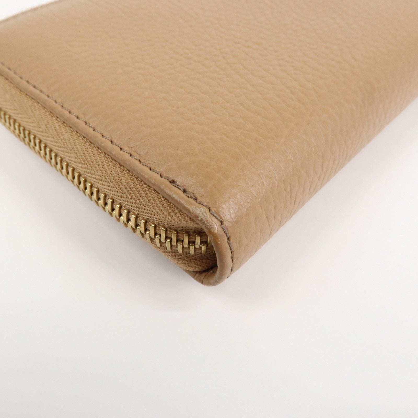 GUCCI SOHO Leather Round Zippy Long Wallet Beige 598187