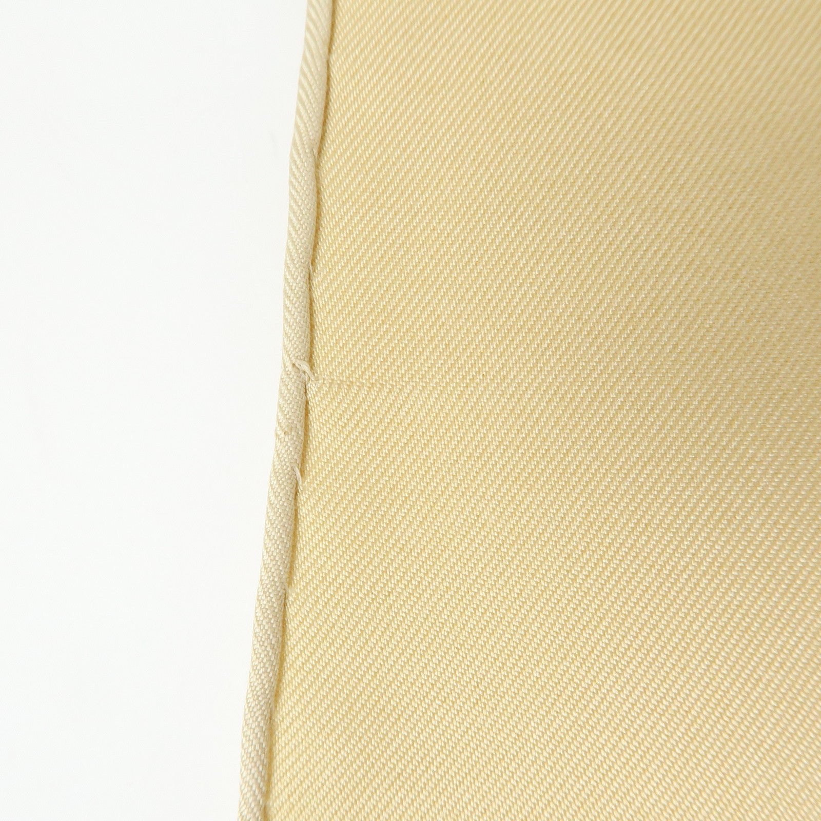 HERMES Carre 90 Silk 100% Scarf OMBRELLES ET PARAPLUIES Beige