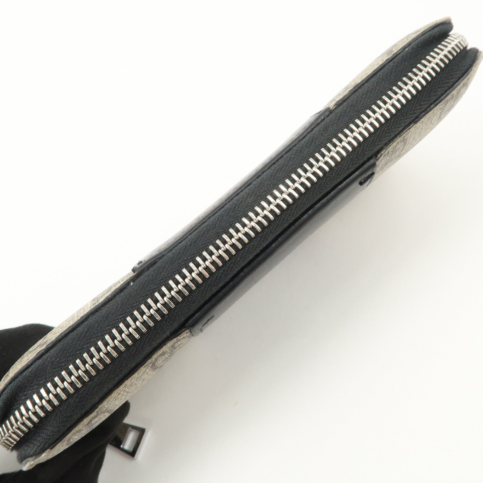 GUCCI GG Supreme Leather Round Zippy Long Wallet Beige Black 451249