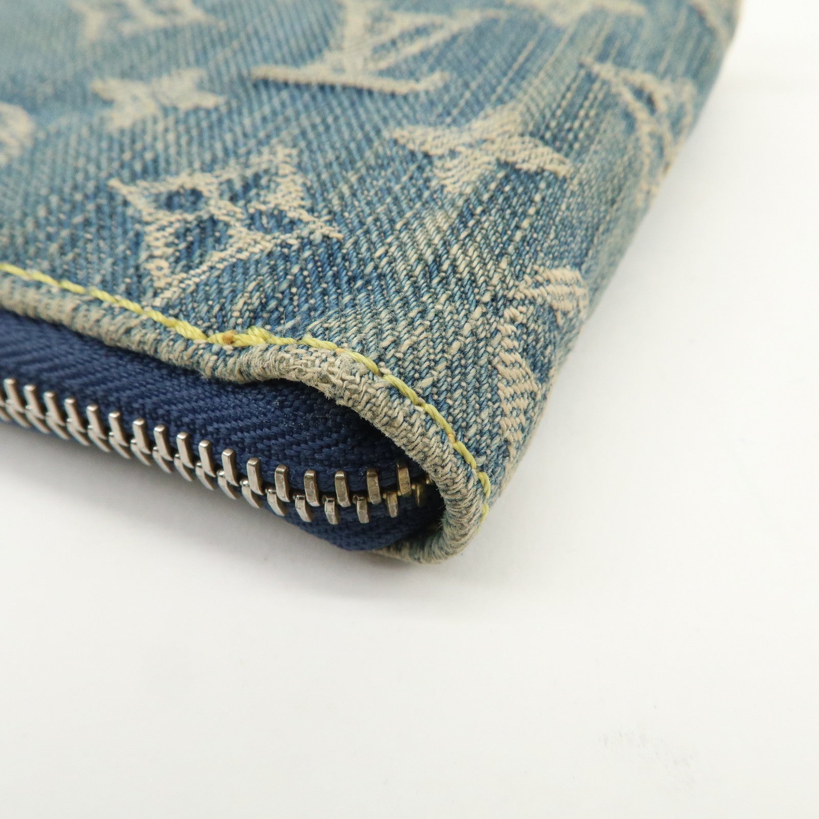 LLouis Vuitton Monogram Denim Mini Zippy Wallet Blue M95342