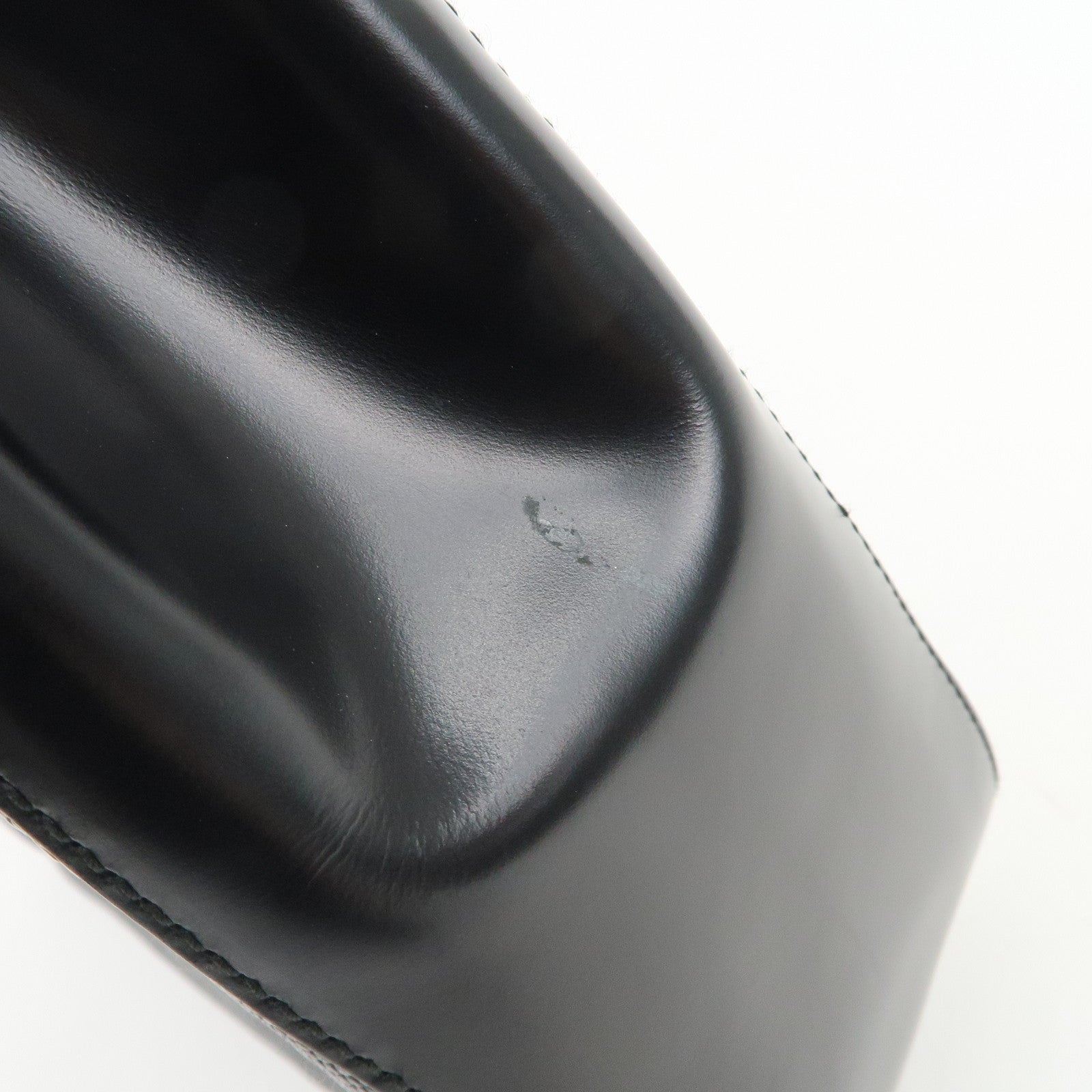 Ferragamo Gancini Embossed Leather Tote Bag Hand Bag Black