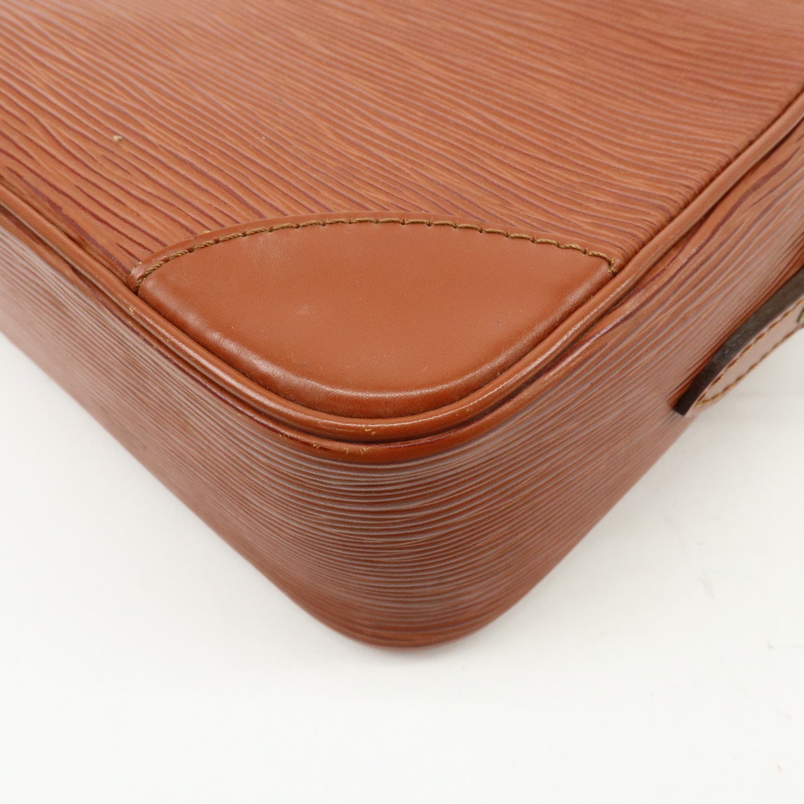 Louis Vuitton Epi Trocadero 24 Shoulder Crossbody Bag Brown M52313