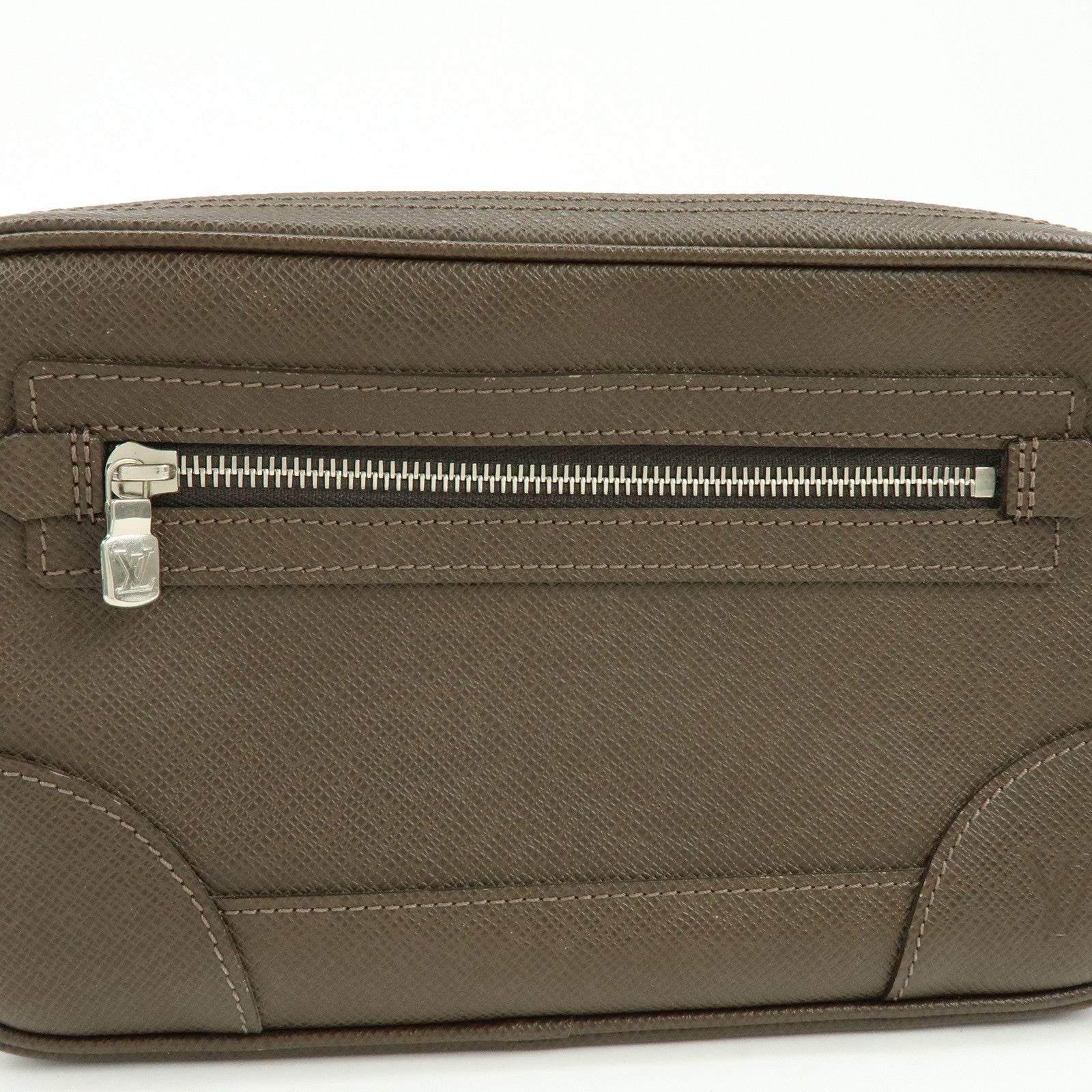 Louis Vuitton Taiga Neo Pavel Clultch Bag Grizzly M31148