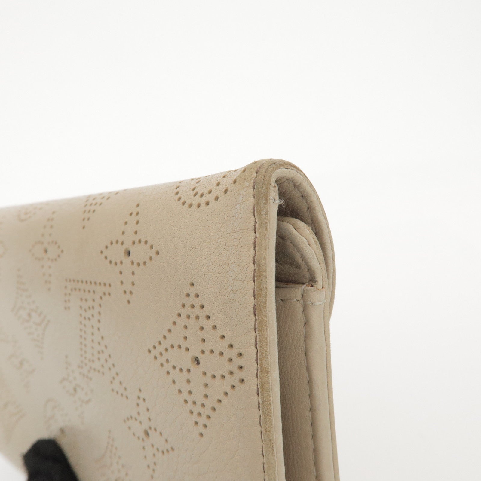 Louis Vuitton Monogram Mahina Portefeuille Amelia Wallet M58132