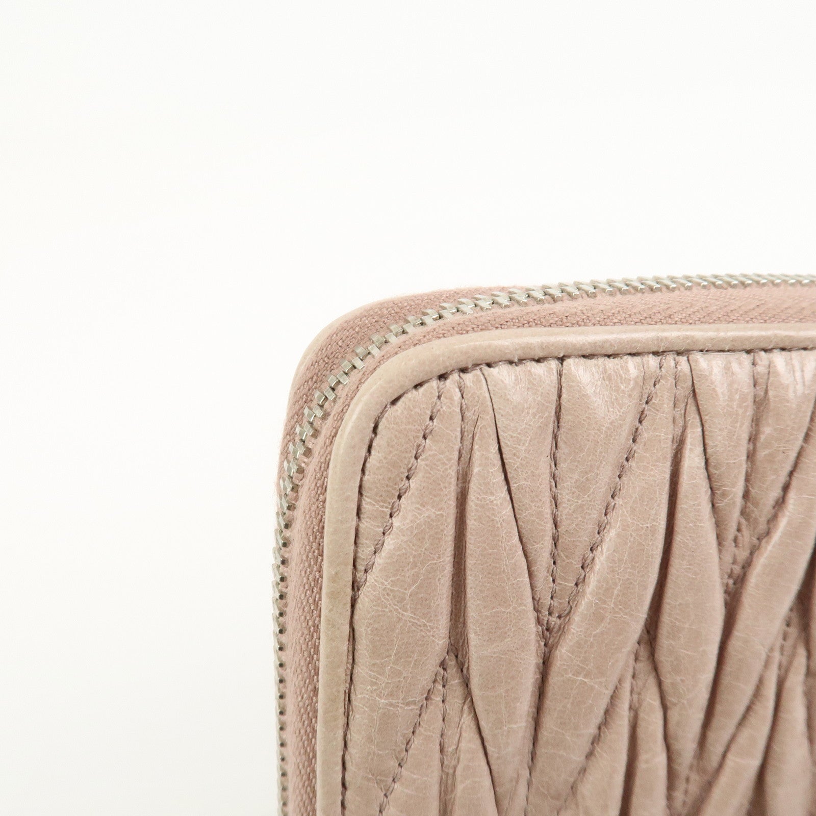 MIU MIU Matelasse Leather Round Zipper Long Wallet Beige 5M0506