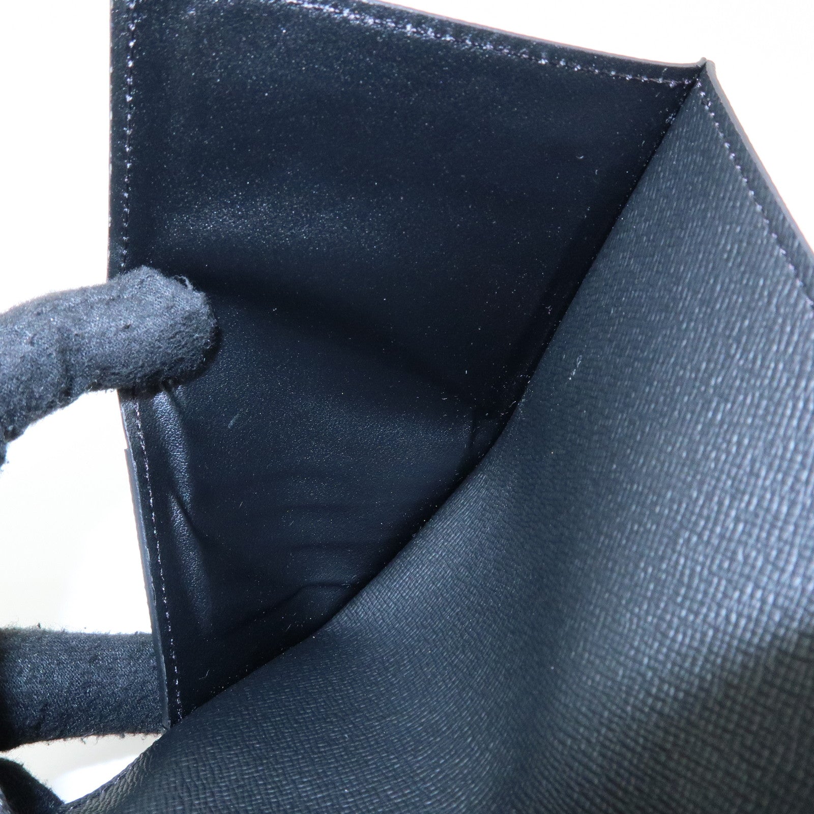 Louis Vuitton Taiga Leather Couverture Passeport NM Ardoise M64596