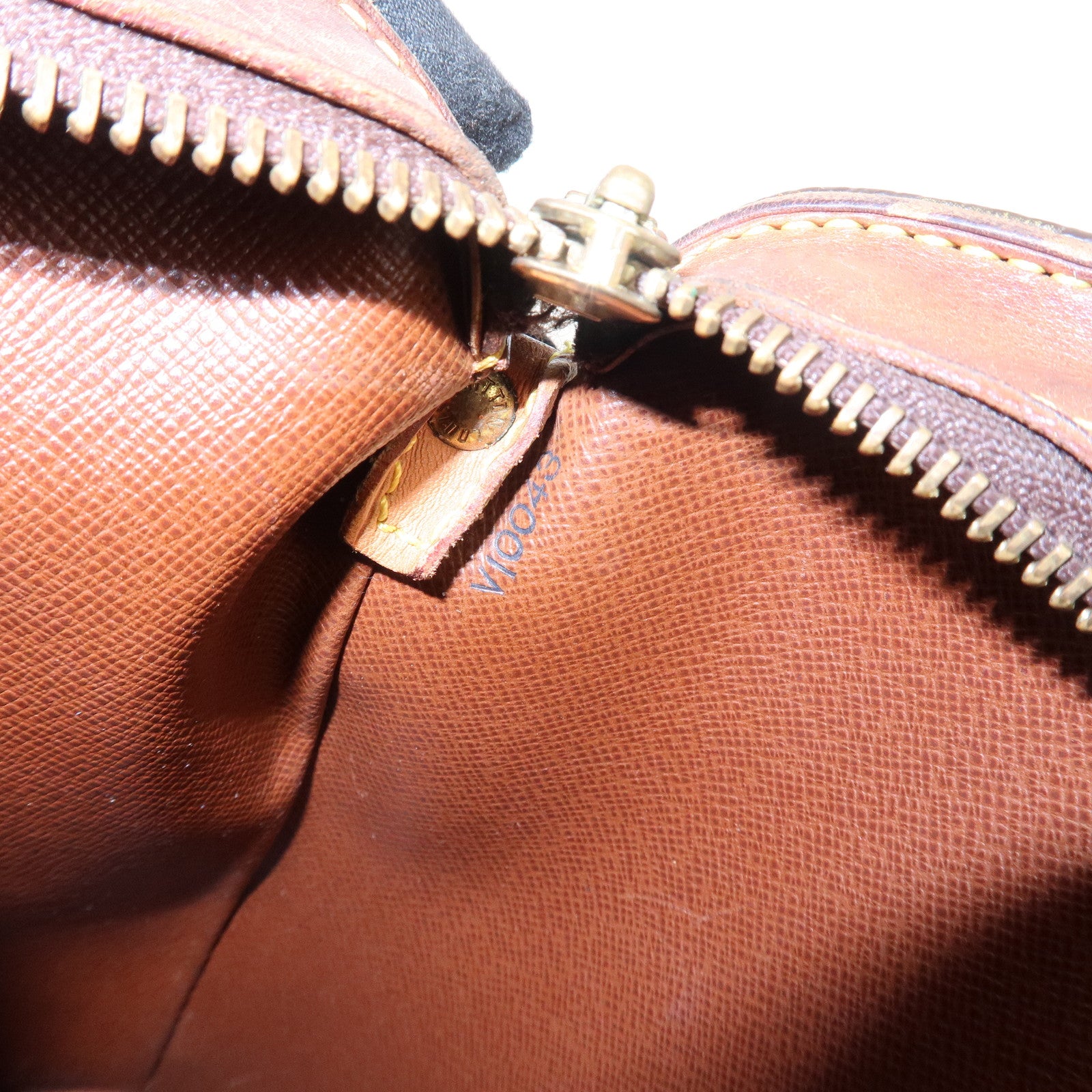 Louis Vuitton Monogram Drouot Crossbody Shoulder Bag M51290