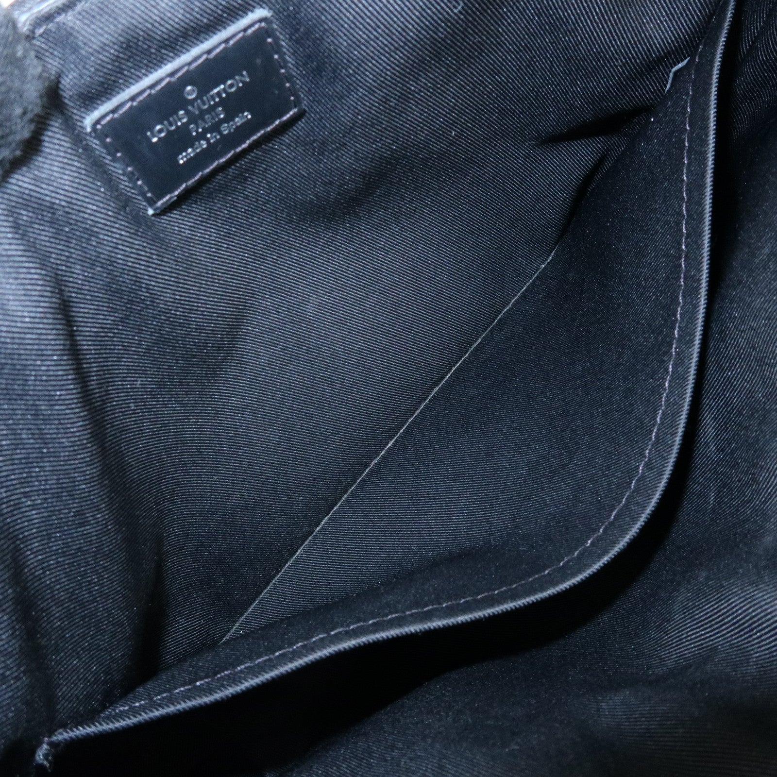 Louis Vuitton Damier Graphite District PM NM Crossbody Bag N41028