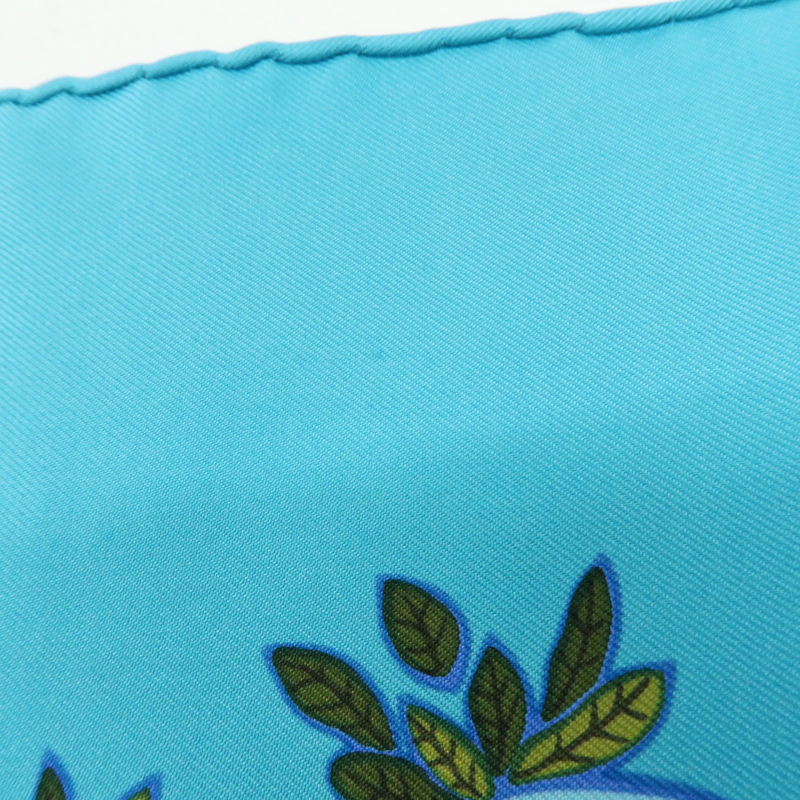 HERMES Carre 90 Silk 100% Scarf Annie Faivre Animal Print Blue