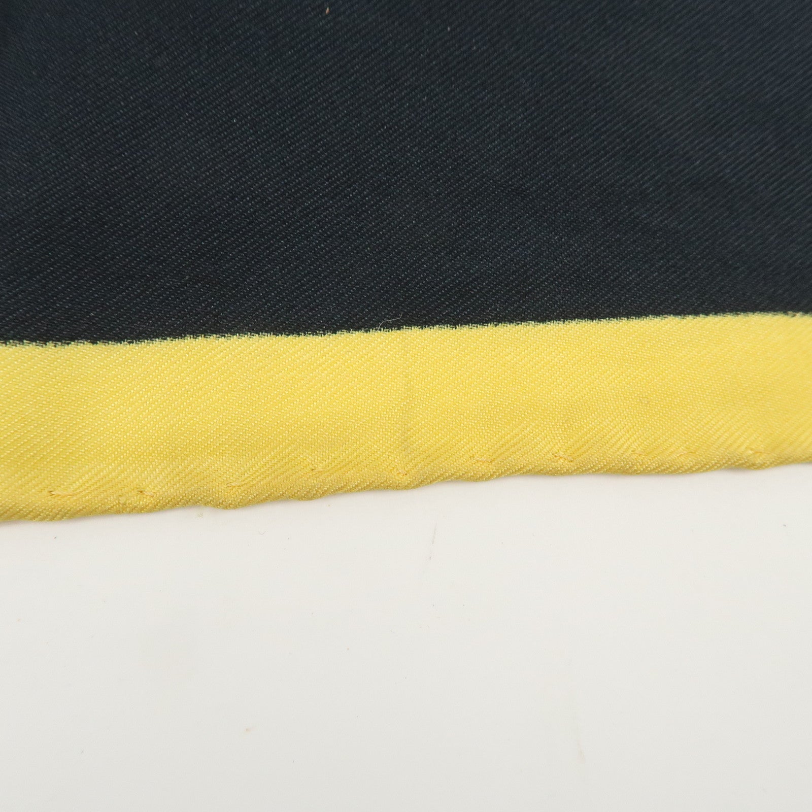 HERMES Carre 90 Silk 100% LES ARMES DE PARIS Scarf Black Gold