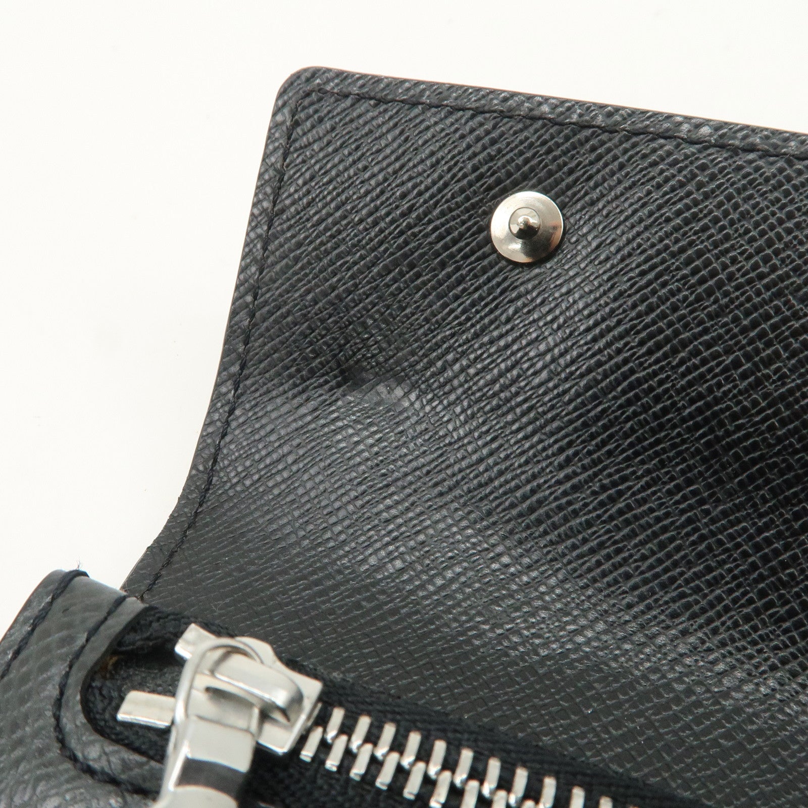 Louis Vuitton Taiga Portefeuille Accordeon Long Wallet Noir M30998