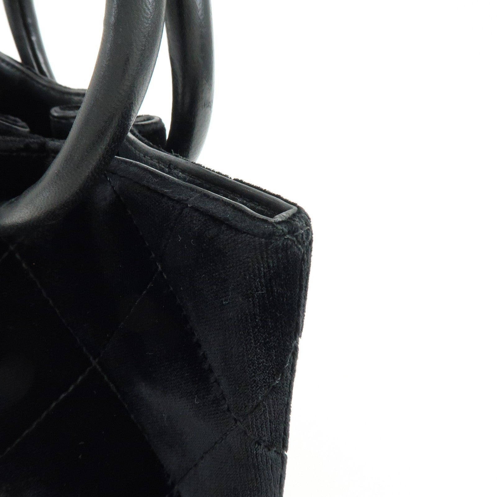 CHANEL Matelasse Circle Handle COCO Mark Velvet Lambskin Hand Bag