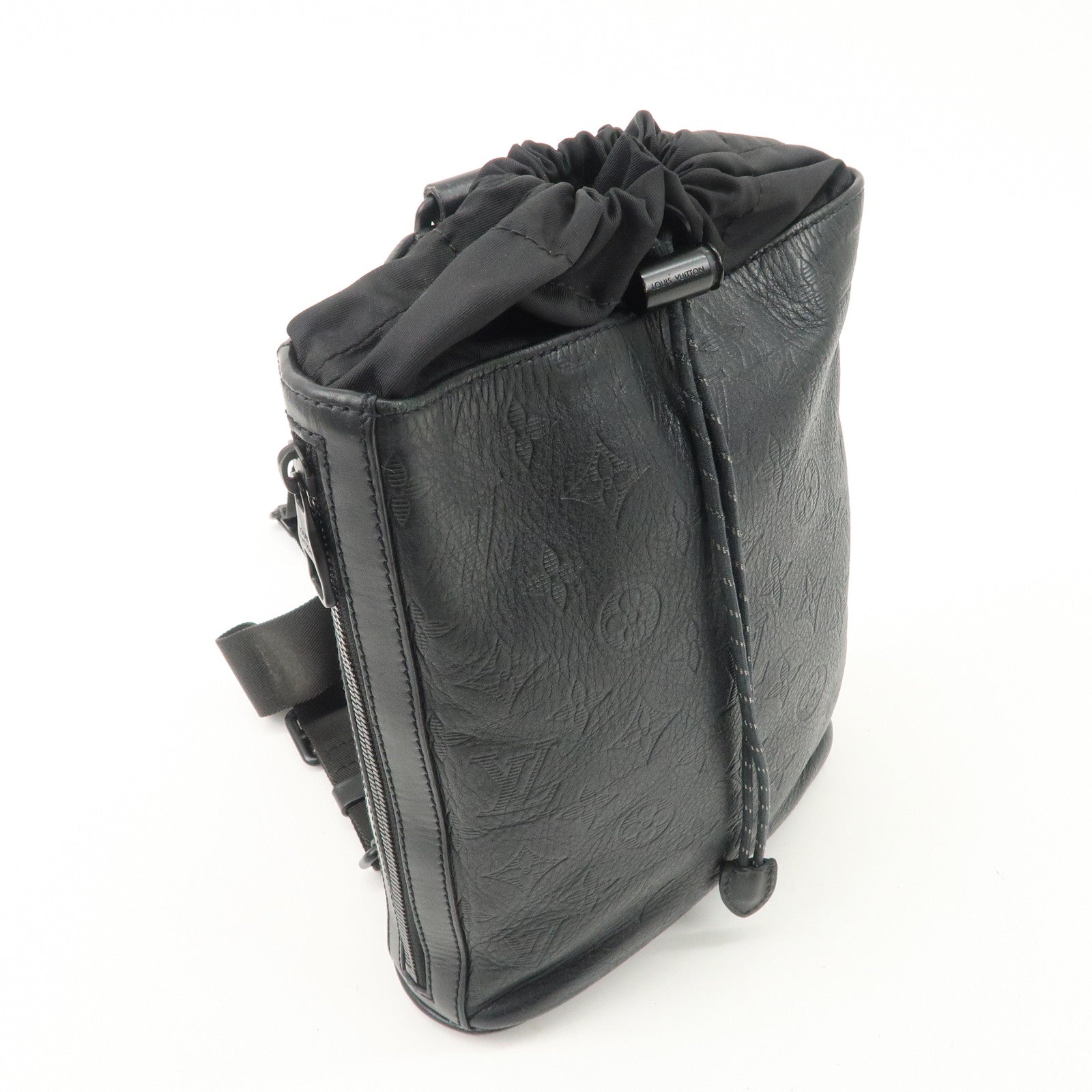 Louis Vuitton Monogram Shadow Chalk Leather Sling Bag Noir M44633 Used