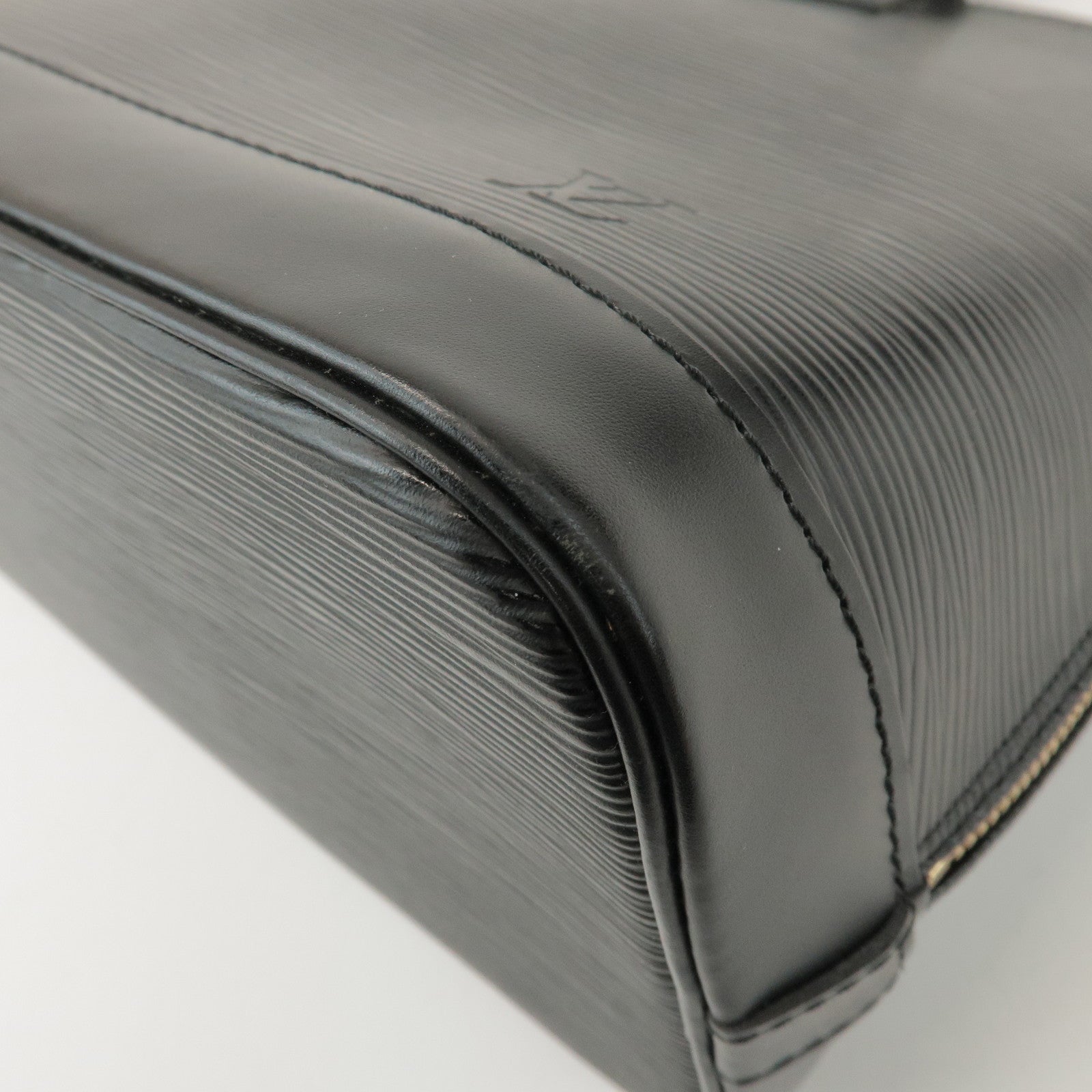 Louis Vuitton Epi Alma 2Way Hand Bag Shoulder Bag Noir Black M52142