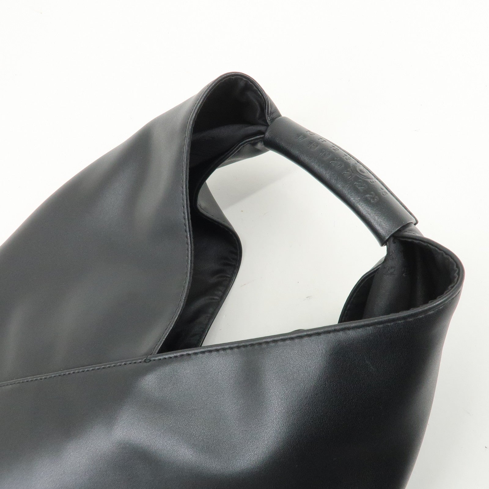 Maison Margiela Japanese Hand Bag Medium Black 25FWD0039P4344