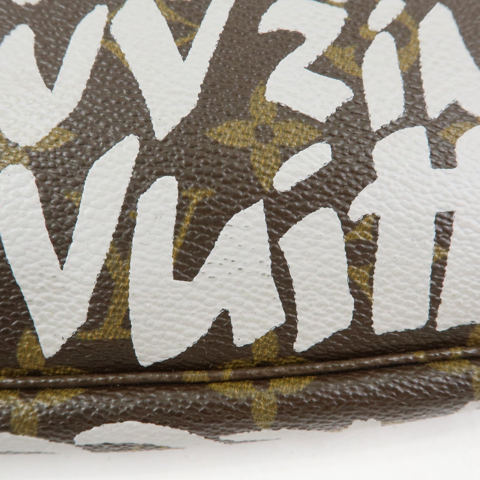 Louis Vuitton Monogram Graffiti Pochette Accessoires Pouch M92192