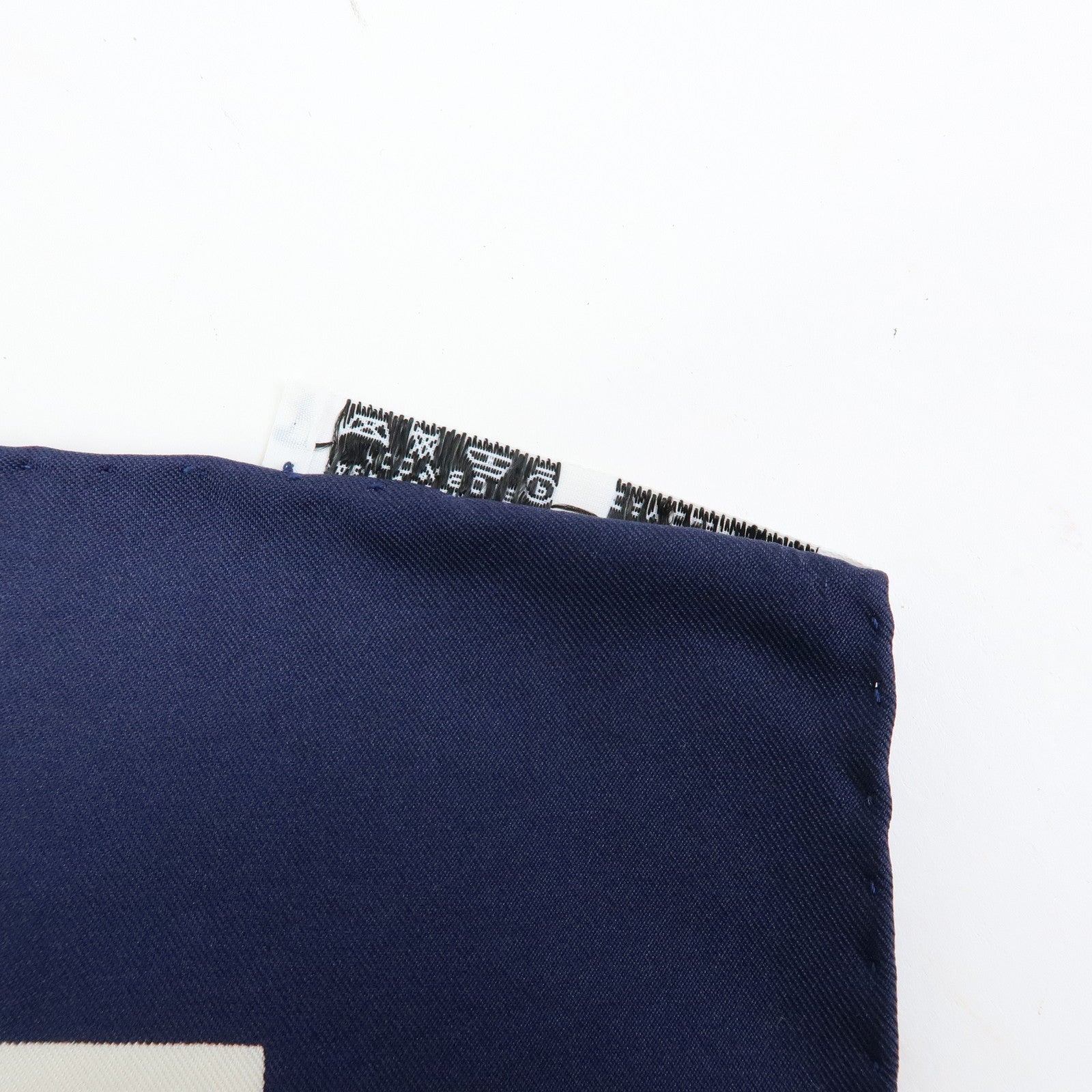 HERMES Carre 90 Silk 100% Scarf Eperon d'or Navy Ivory Red Gold