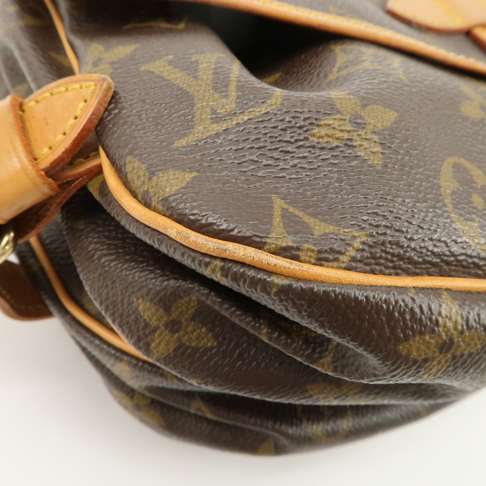 Louis Vuitton Monogram Saumur 30 Shoulder Bag Brown M42256