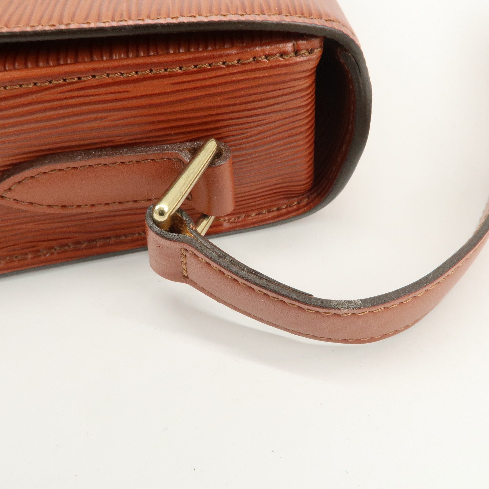 Louis Vuitton Epi Saint Cloud Shoulder Bag Kenya Brown M52193