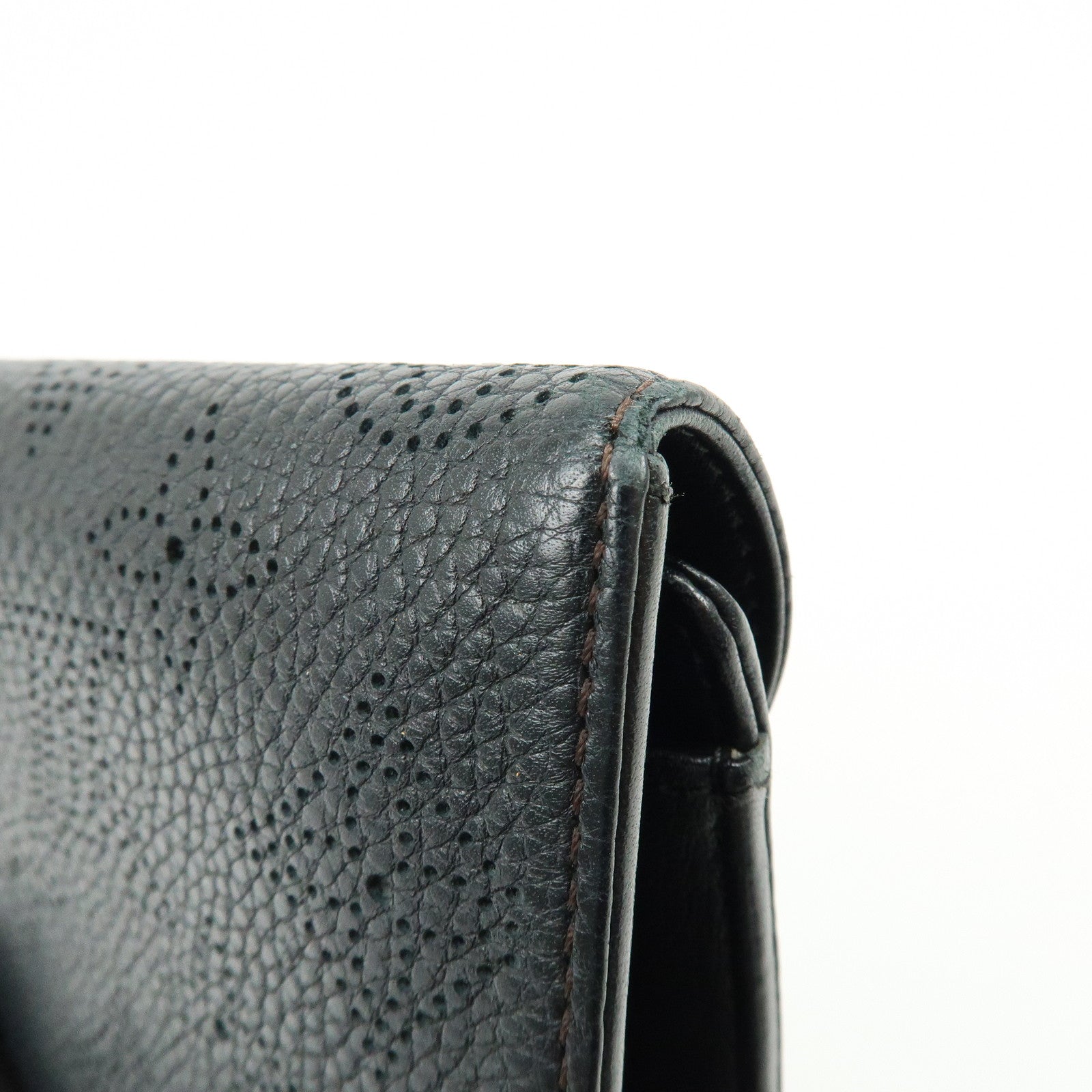 Louis Vuitton Monogram Mahina Portefeuille Amelia Wallet M95549