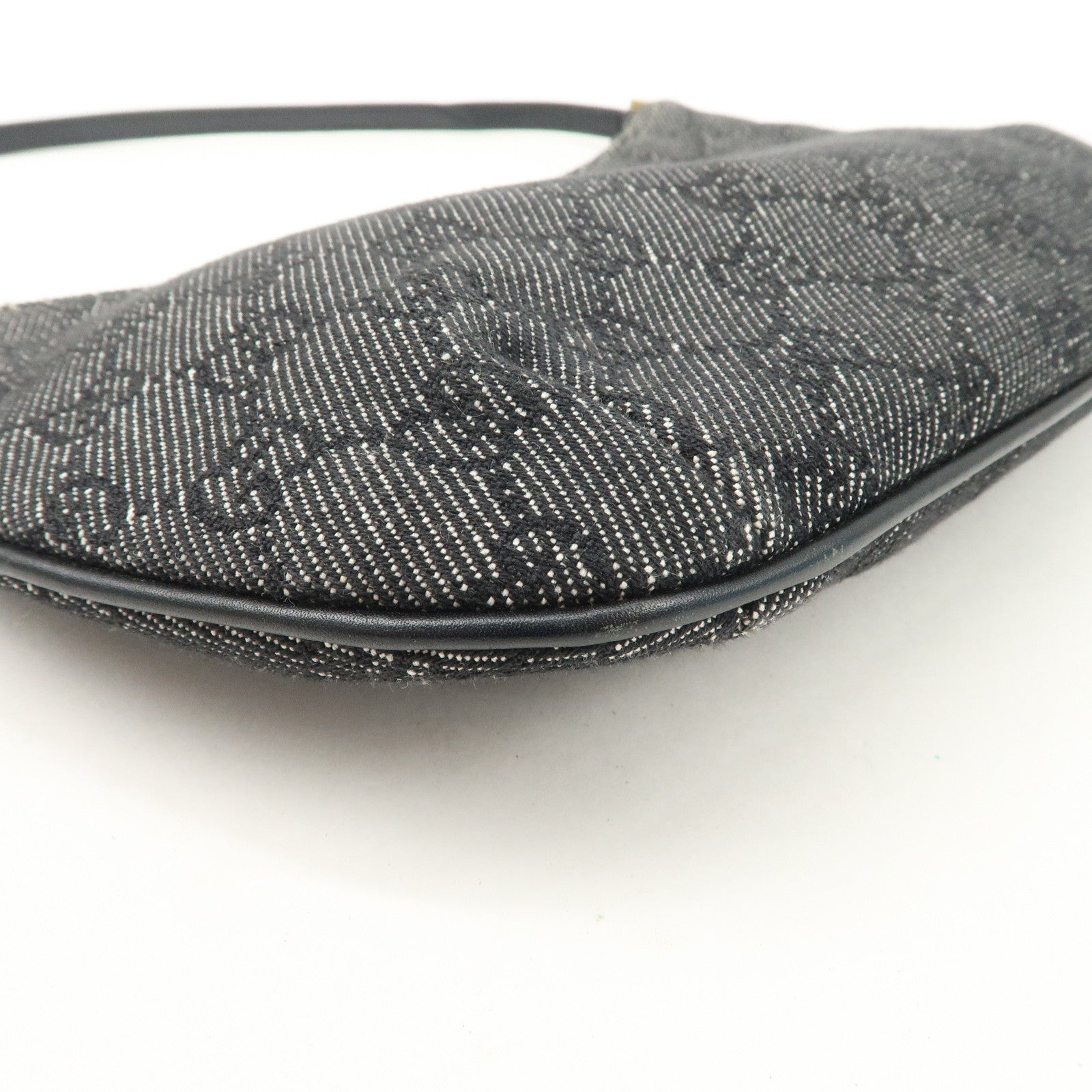 GUCCI GG Canvas Hand Bag Shoulder Bag Black Gold HDW 32160 Used