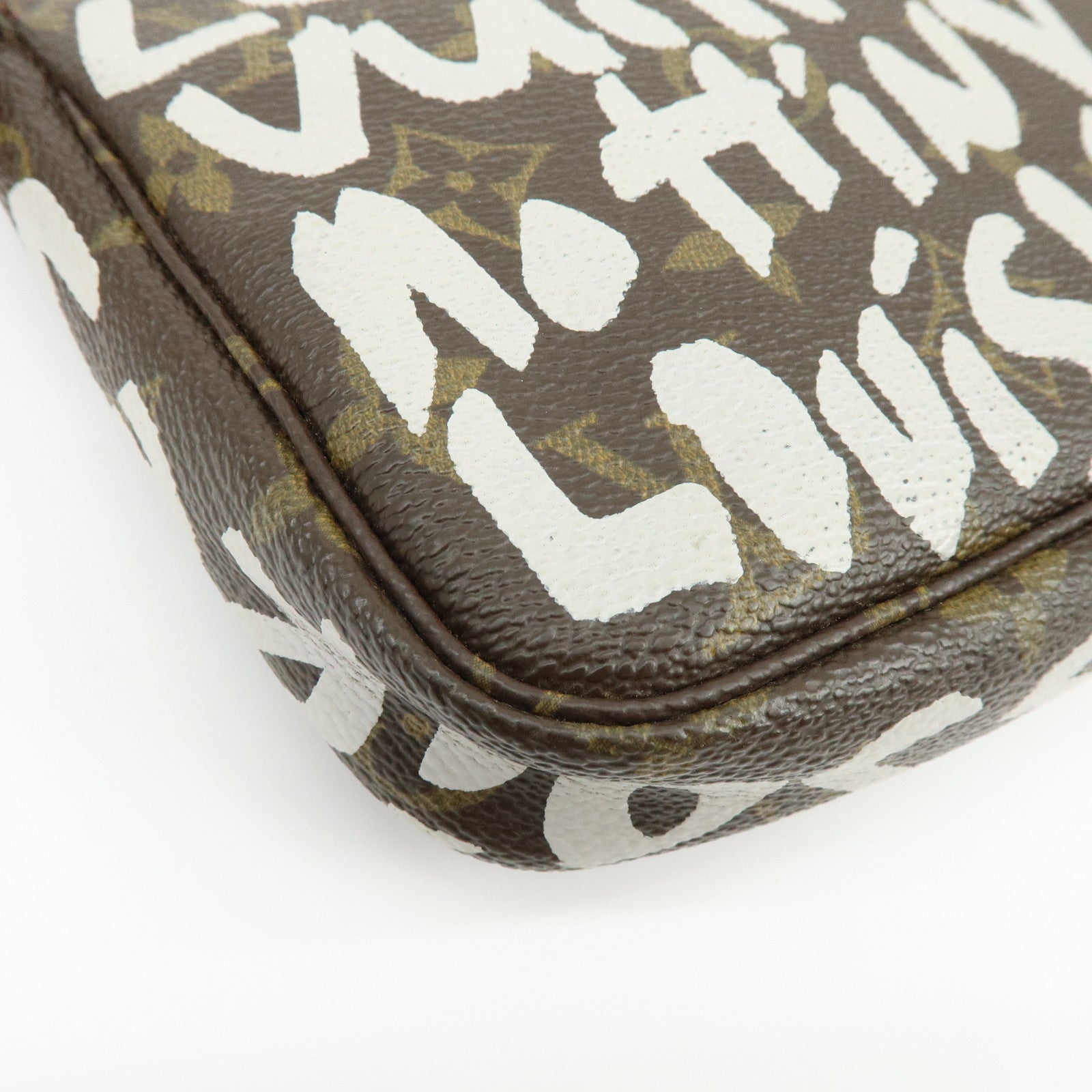 Louis Vuitton Monogram Graffiti Pochette Accessoires Pouch M92192
