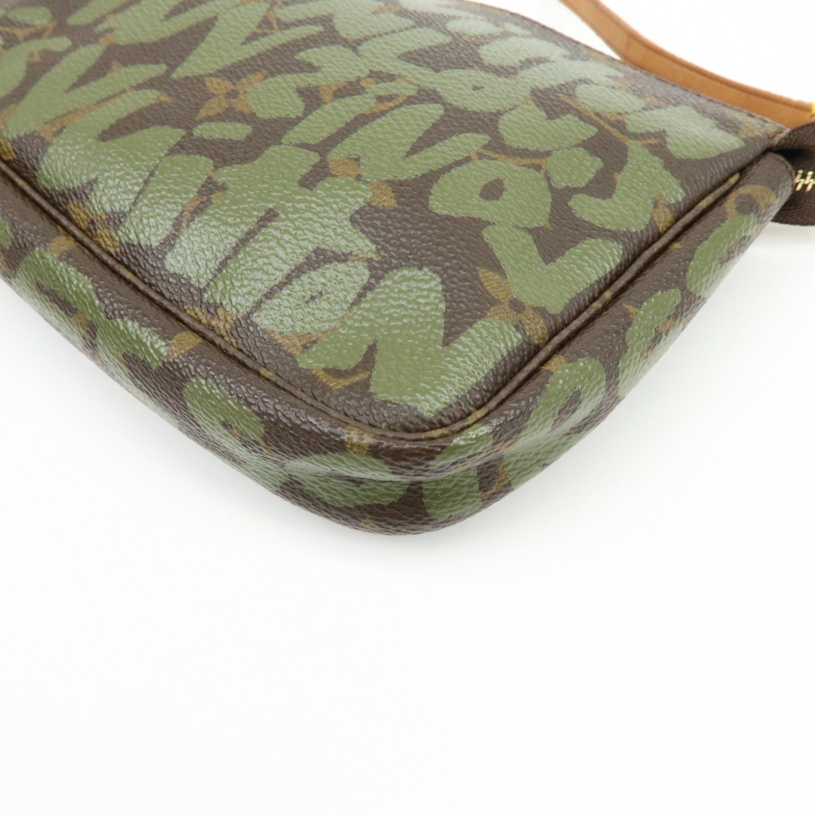 Louis Vuitton Monogram Graffiti Pochette Accessires Hand Bag M92191