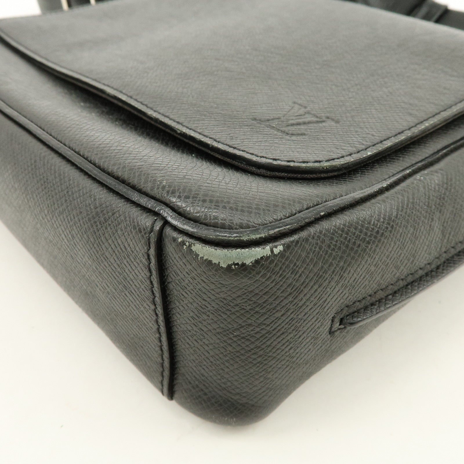 Louis Vuitton Taiga Leather Victor Shoulder Bag Ardoise M30142