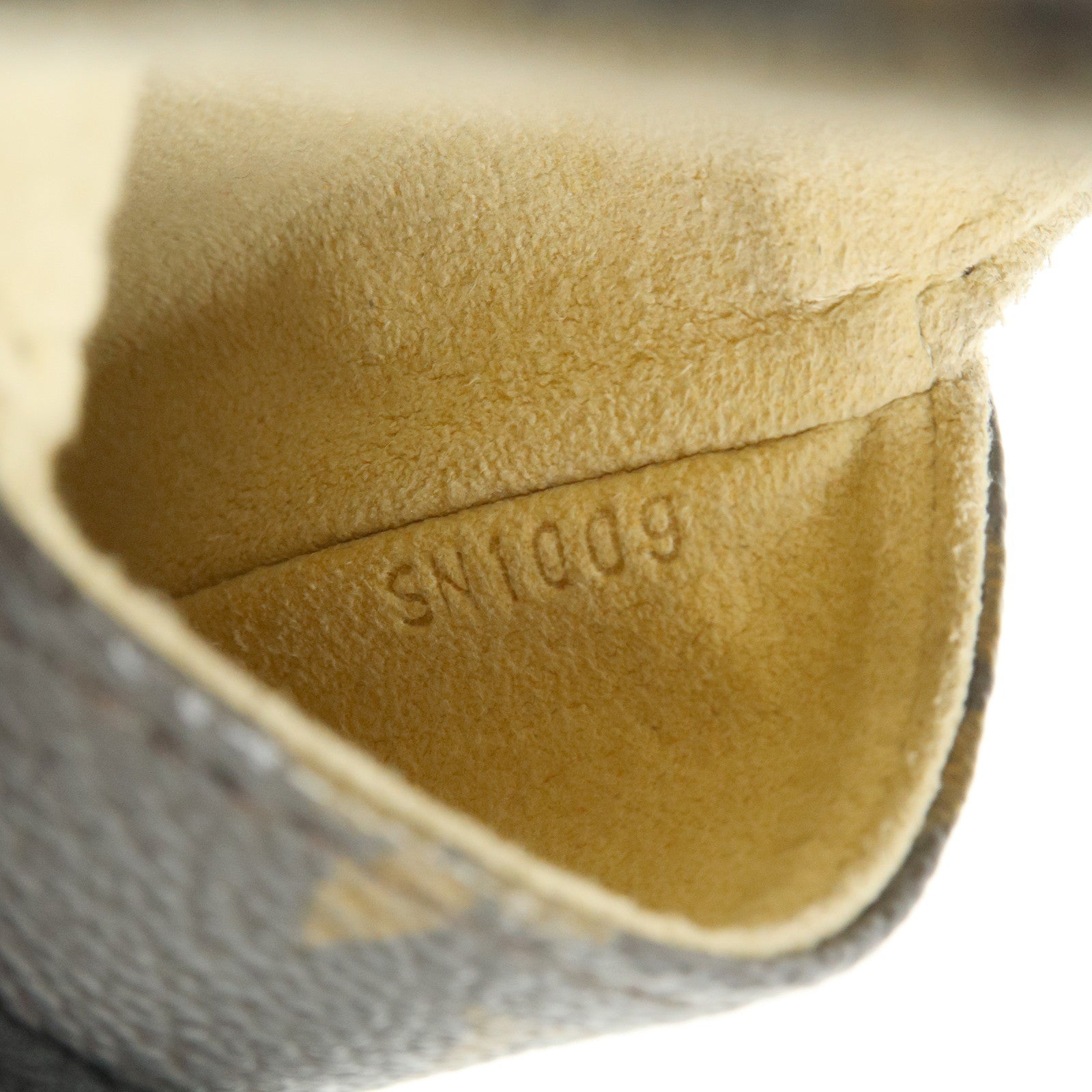 Louis Vuitton Monogram Etui Telefonne MM Phone Case Brown M66546