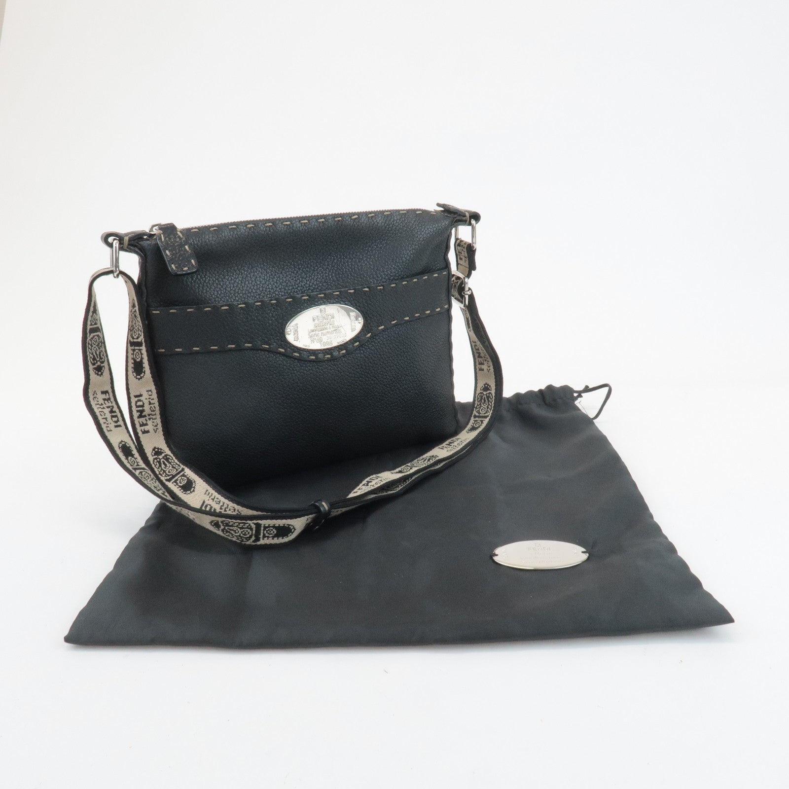 FENDI Selleria Leather Shoulder Bag Crossbody Bag Black 8BT092 Used