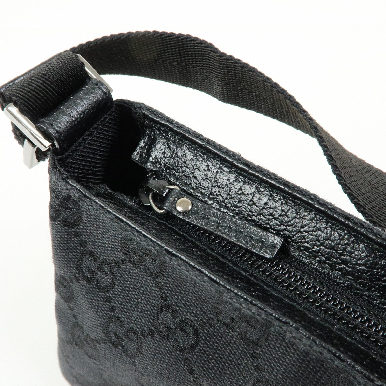 GUCCI Logo GG Canvas Leather Small Hand Bag Pouch Black 106644